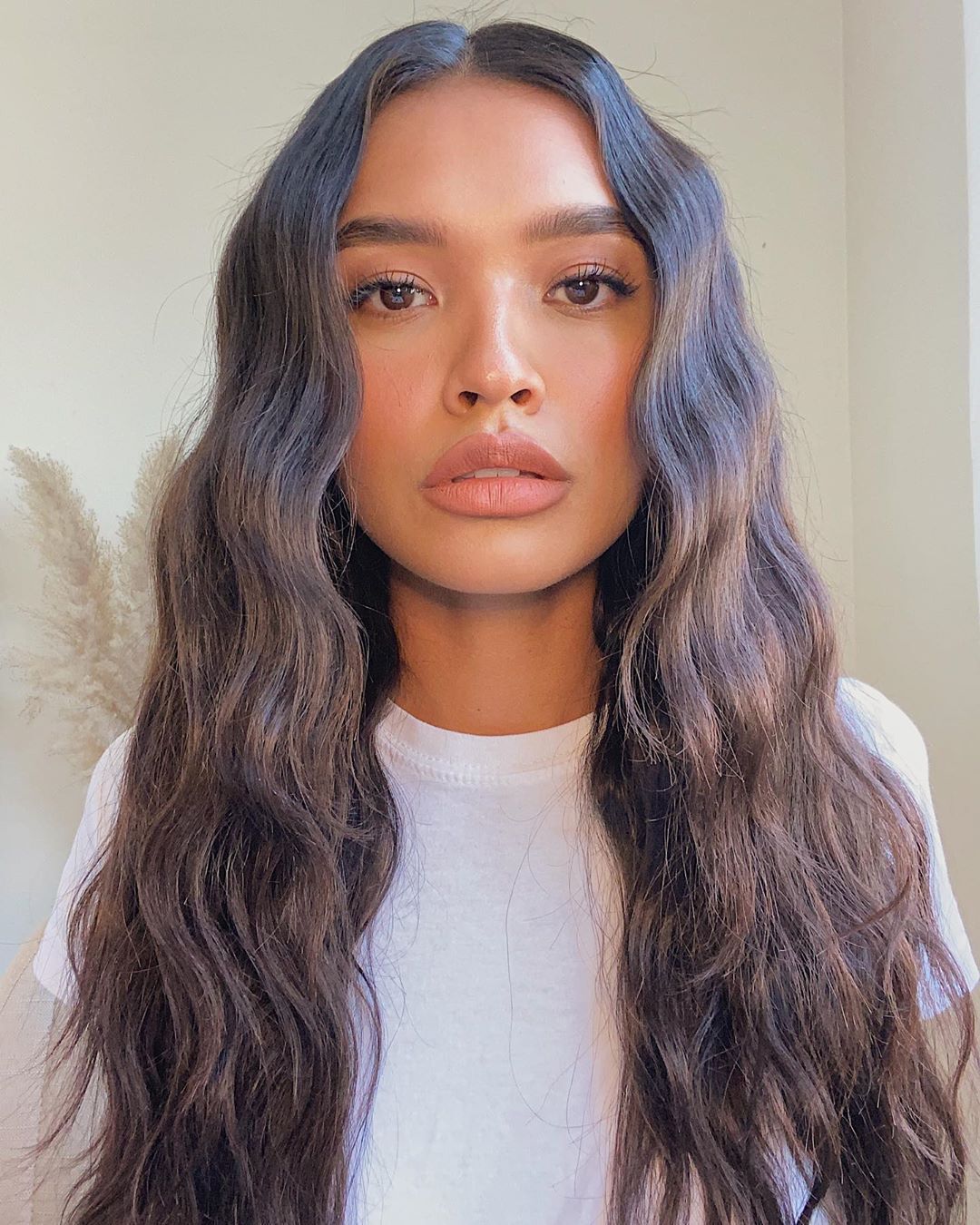 Gaya rambut mermaid waves yang happening dikalangan wanita Jepang. (Foto: Pinterest)