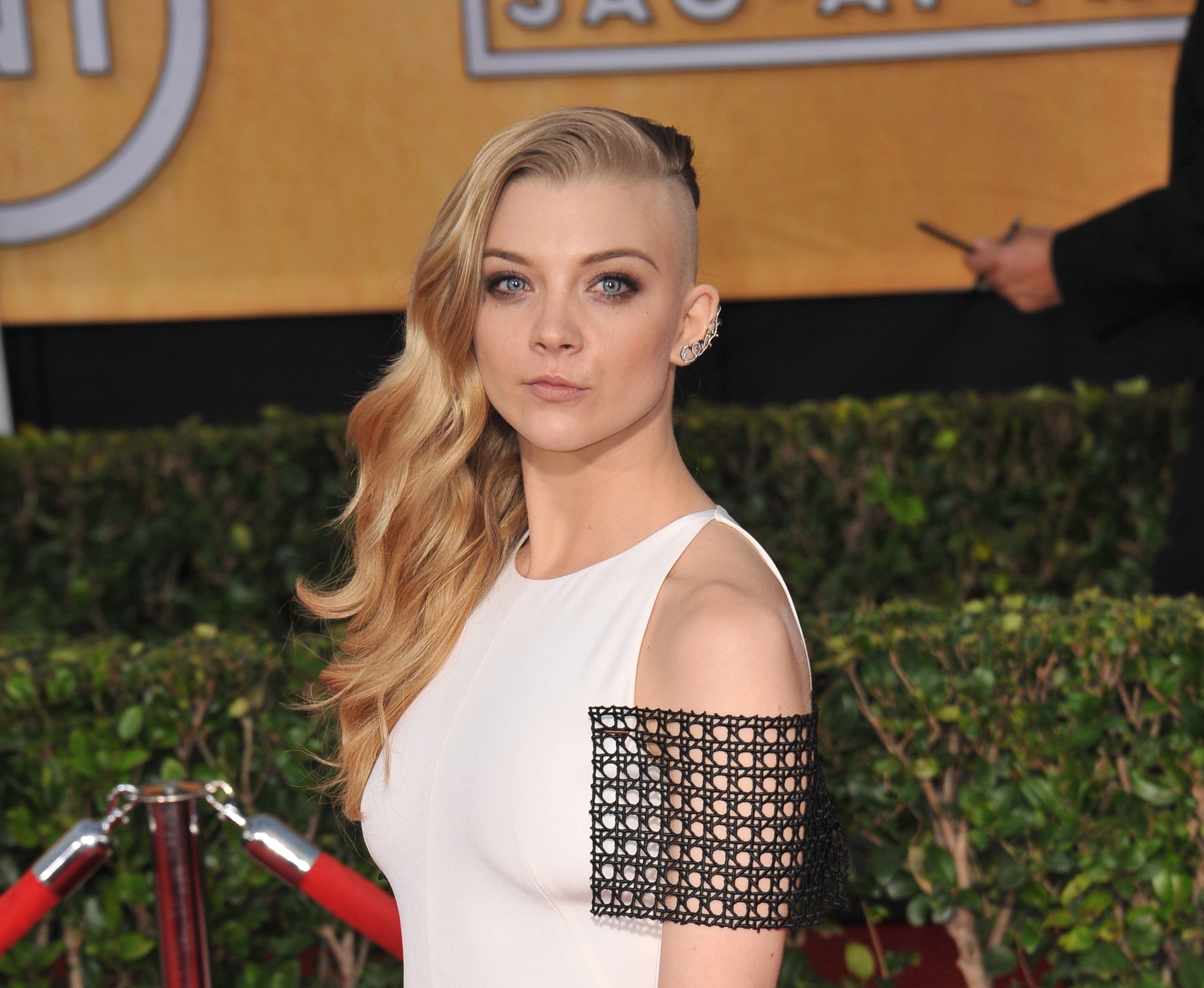 Cara Membuat Rambut Kempes Terlihat Lebih Bervolume