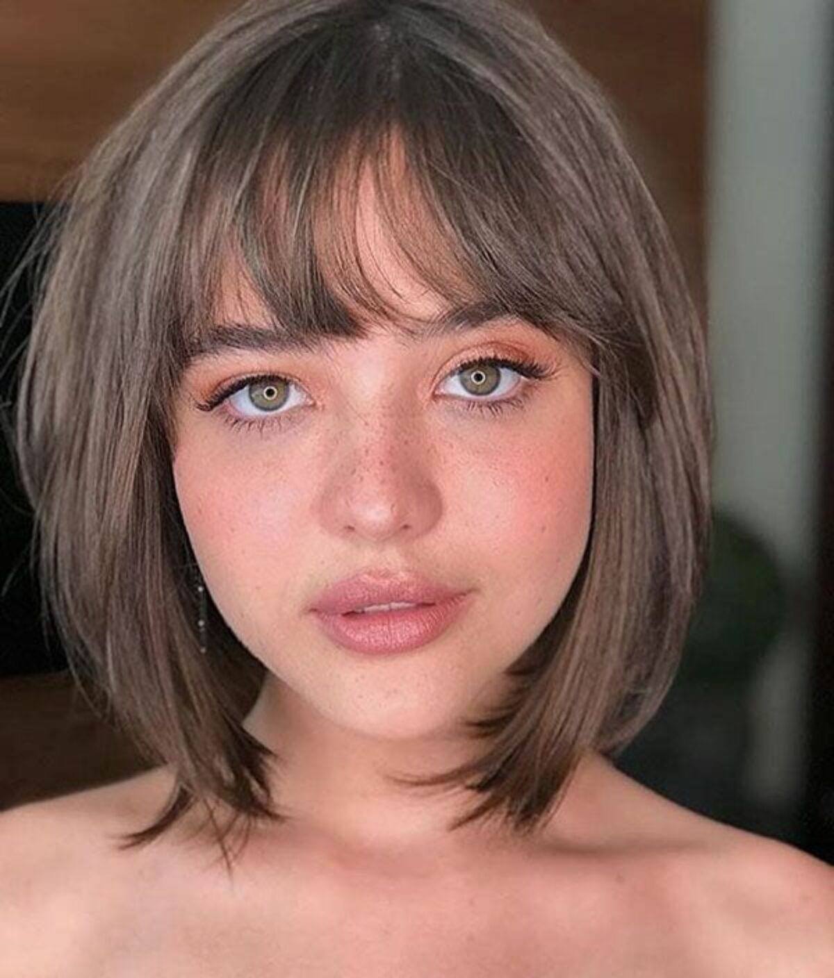 See-through bangs untuk wajah bulat. (Foto: shorthaircutsmodels.com)