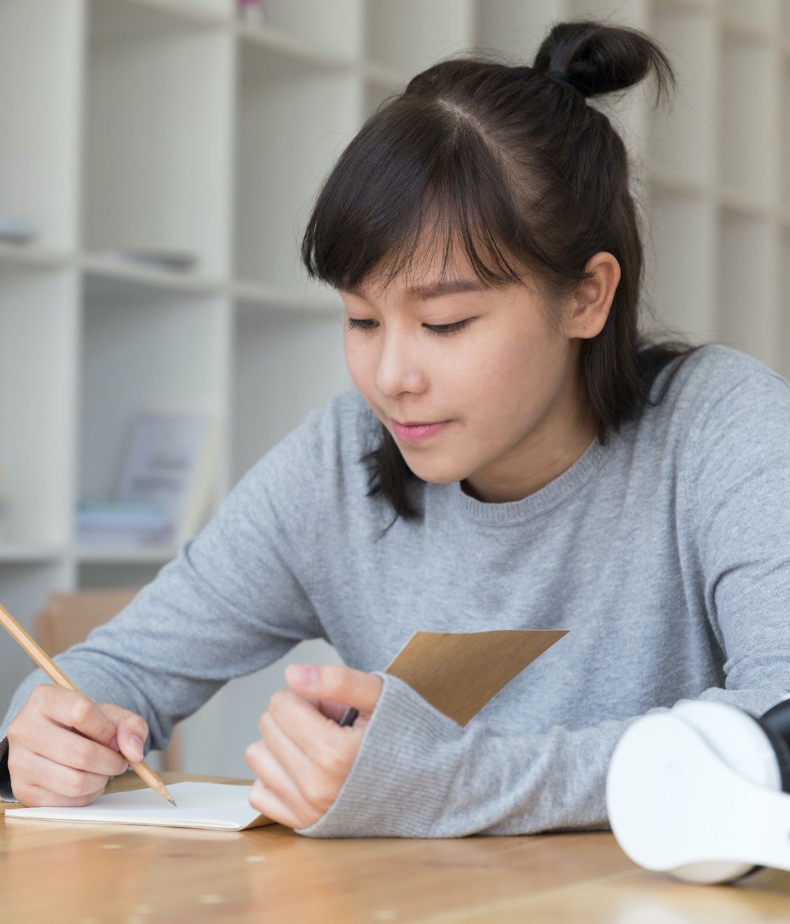 Model rambut wanita asia dengan poni depan