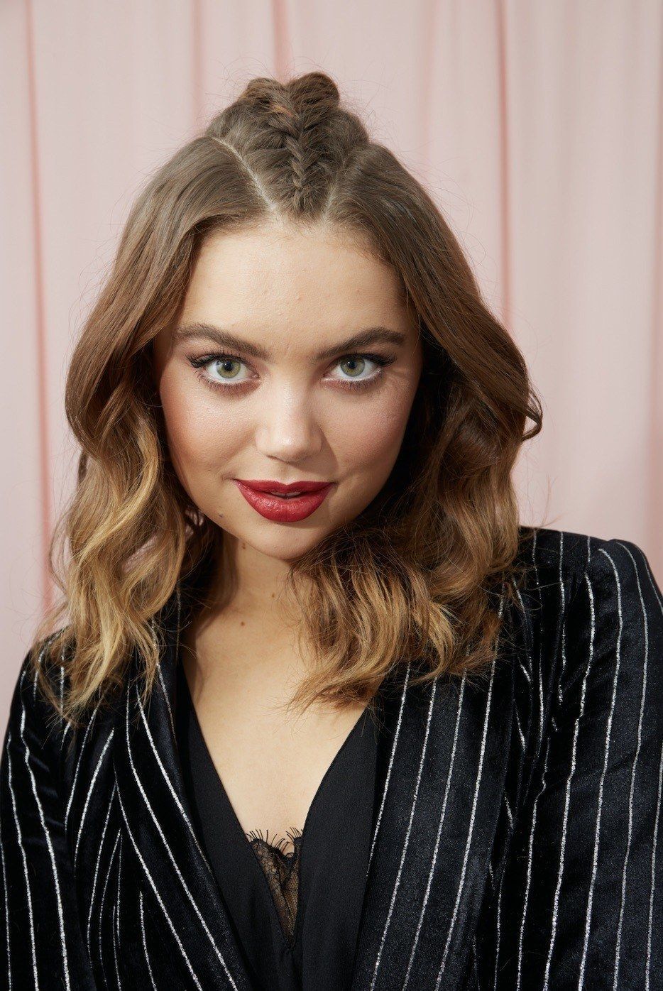 Coba gaya keriting pada long bob. (Foto: Allthingshair US)