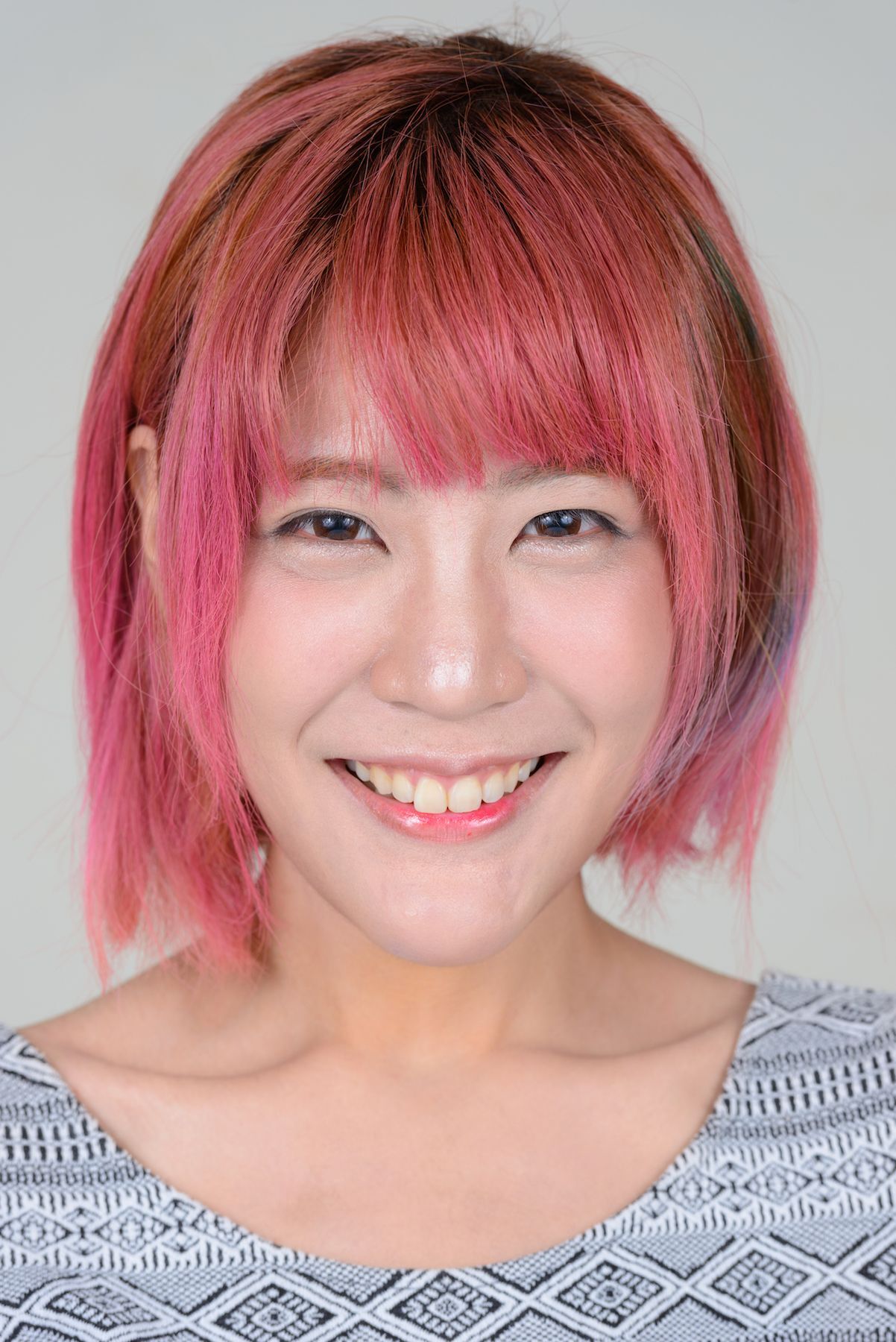 Warna rambut pink rose gold. (Foto: Shutterstock)