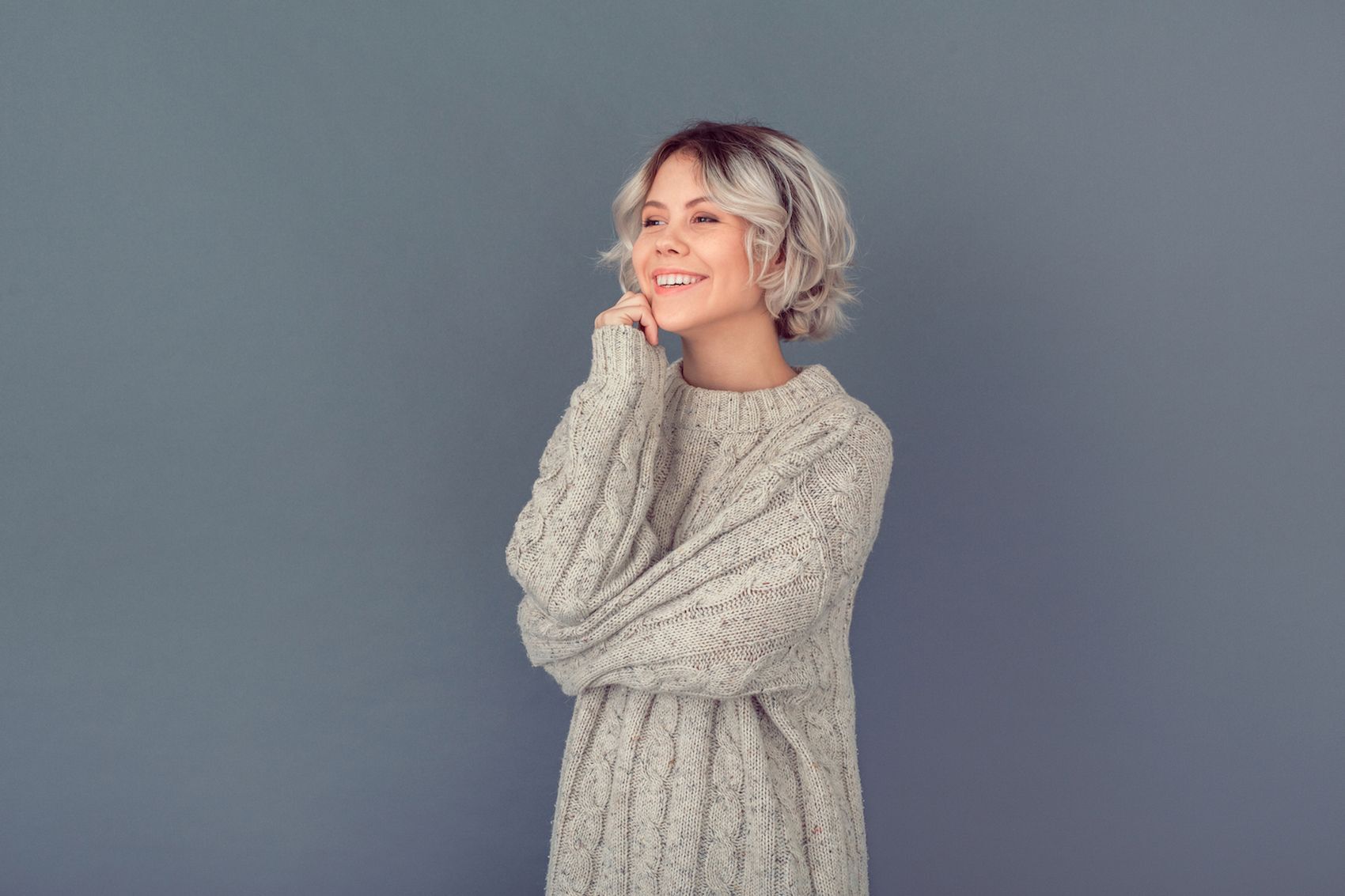 Tak suka dengan warna terang? Coba warna abu-abu seperti ini. (Foto: Shutterstock)