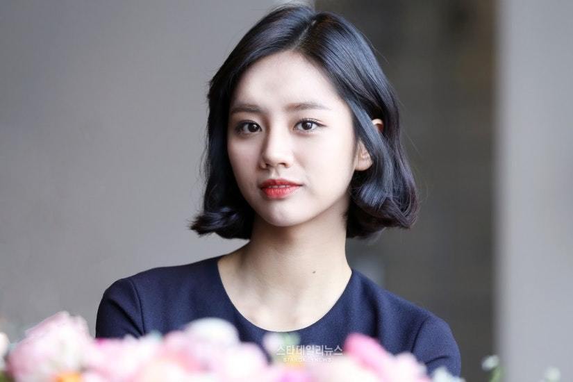 Rambut pendek a la Hye-ri ini bikin penampilanmu semakin manis sekaligus modern. (Foto: Star Daily)