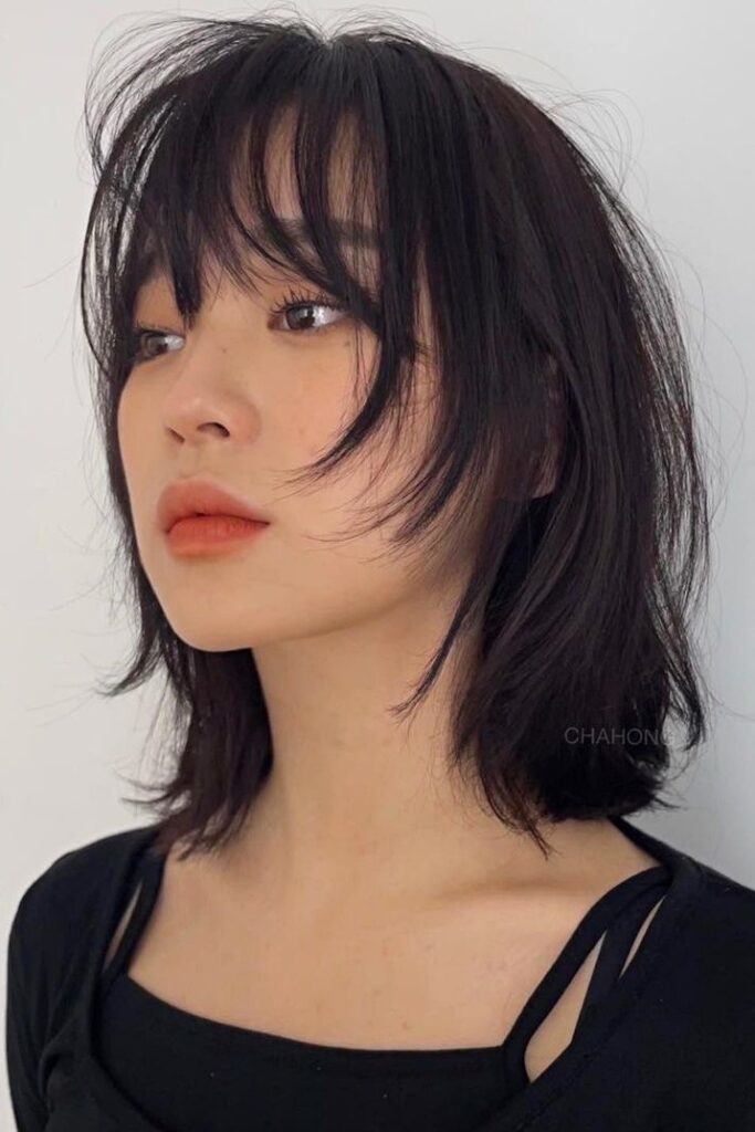Hush cut hair atau gaya rambut bob pendek dengan layer. (Foto: Instagram/chahong_official)