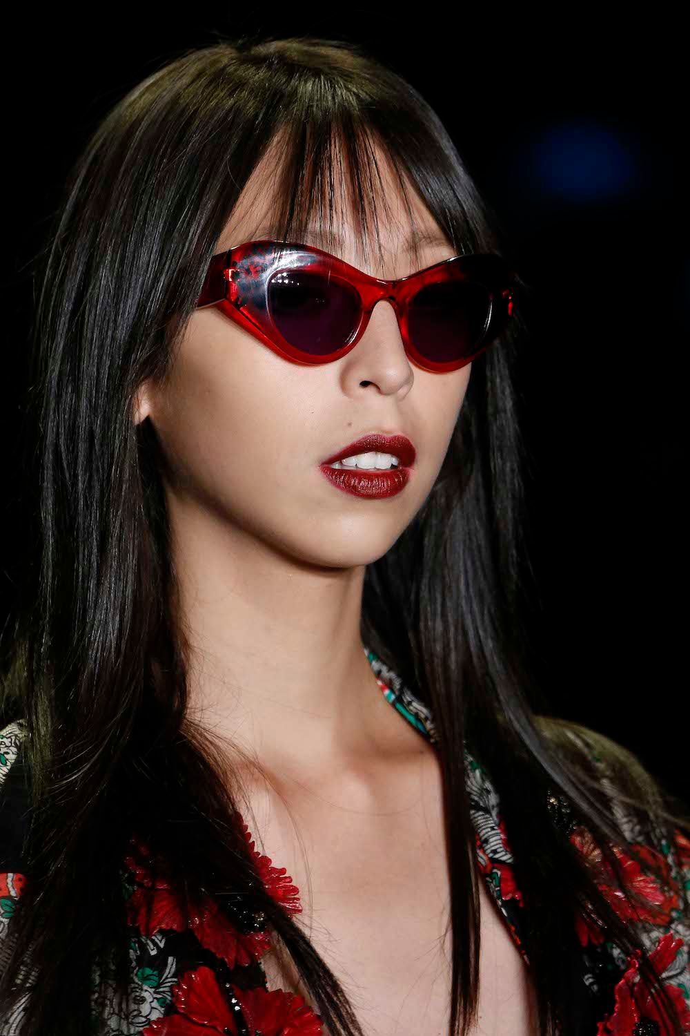 Agar rambut hitammu terhindari dari masalah rambut kering dan kusam, sebaiknya kamu harus bijak dalam menggunakan alat styling. (Foto: Indigitals)