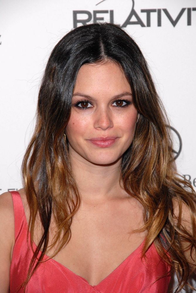Rachel Bilson memilih warna cokelat ombre yang aman. (Foto: Shutterstock)