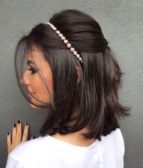 เกล้าผมครึ่งหัว 