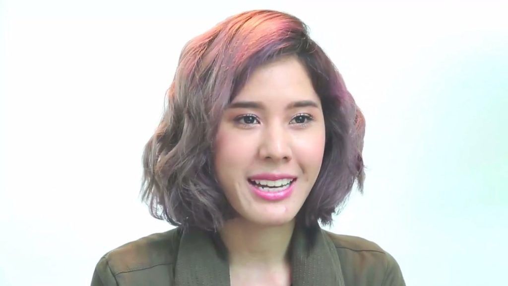 ผู้หญิง เอเชีย ผมสั้น ดัดลอน บีชเวฟ