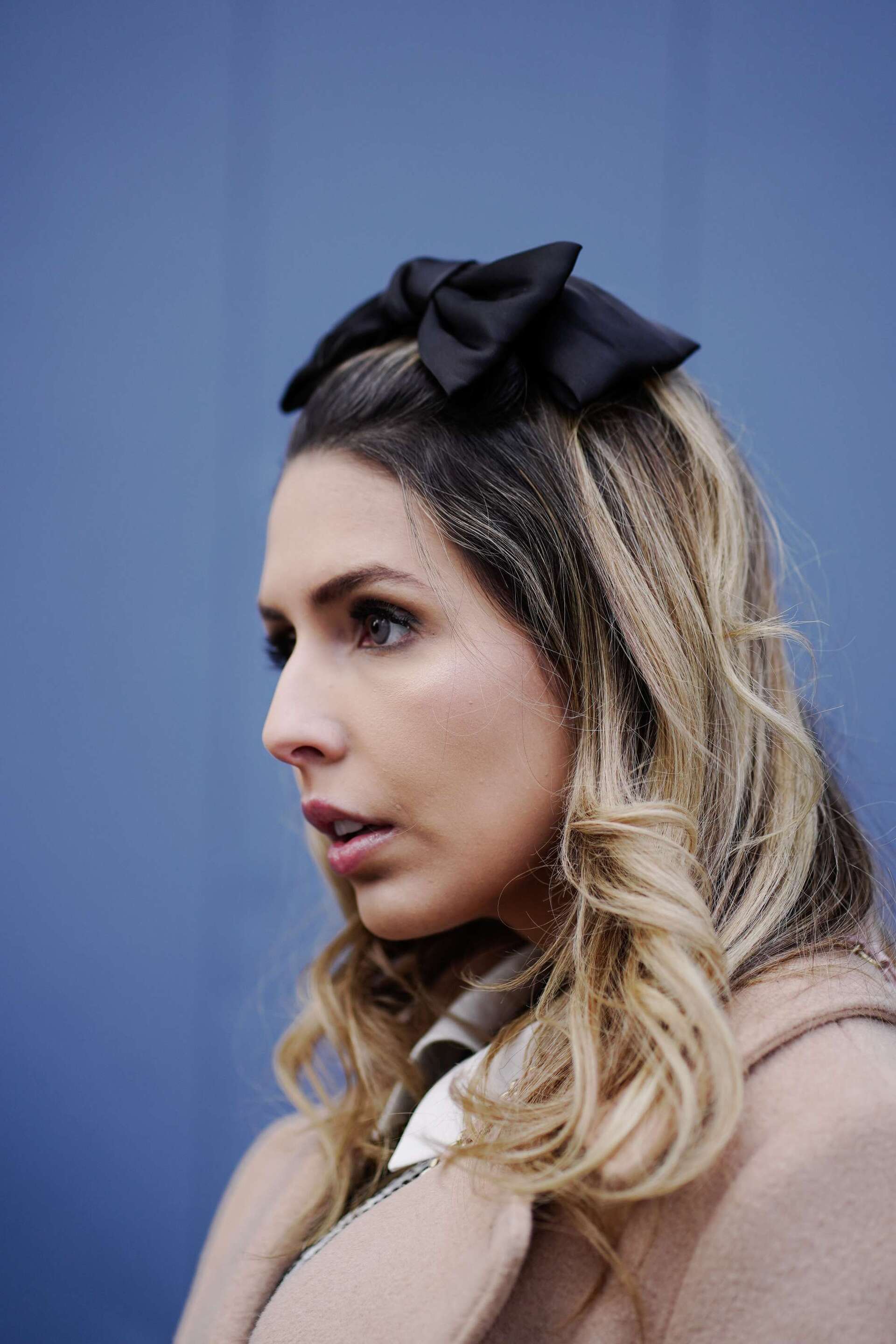 ที่คาดผมยิ่งใหญ่ ยิ่งฮิต (Credit: Craig Alexander)