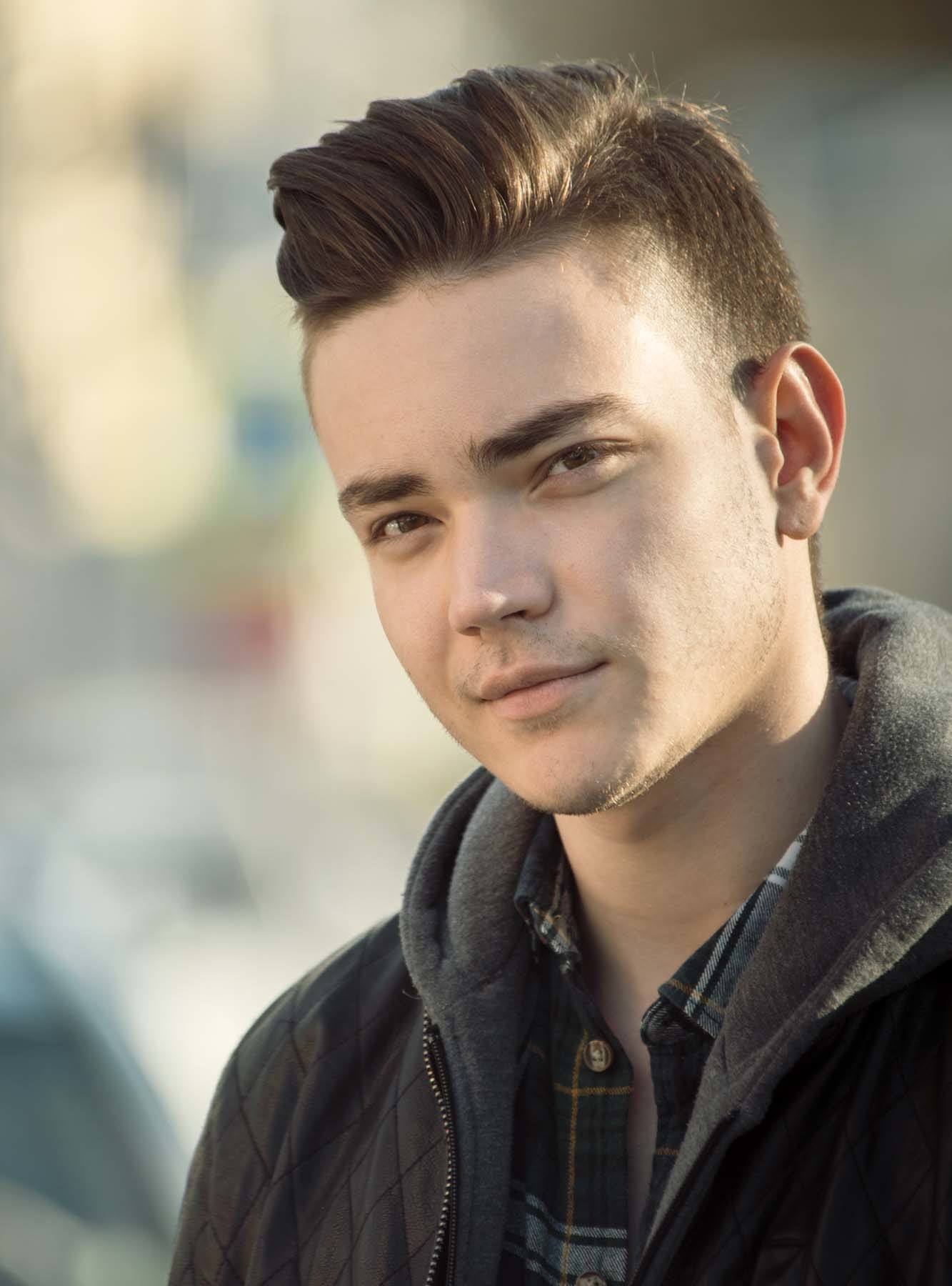 ผมเปิดข้าง ที่เซ็ตด้านบนเป็น little pomp (Credit: Rex by Shutterstock)