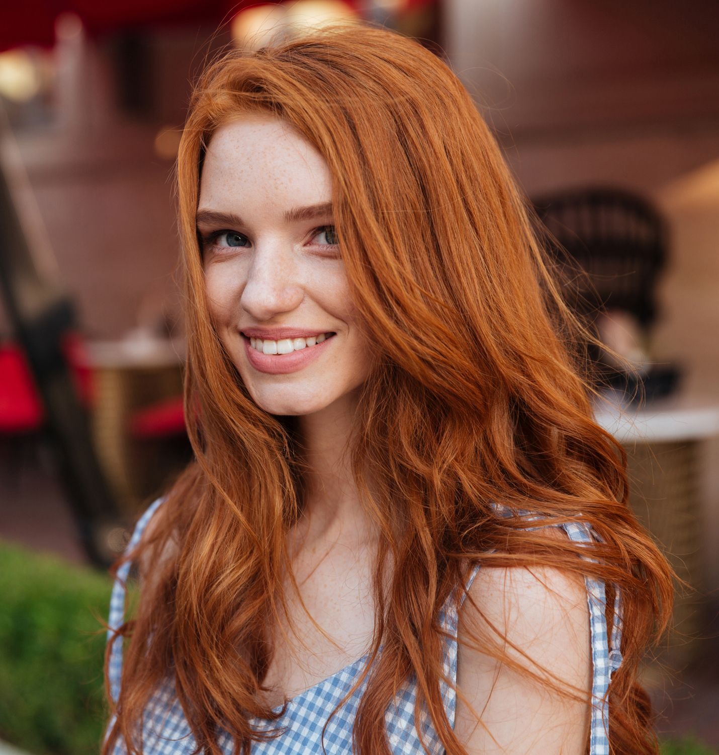 เฉดผมสีน้ำตาลแดงสวยๆ และเหตุผลที่จะทำให้คุณหลงรักผม “สีน้ำตาลแดง”