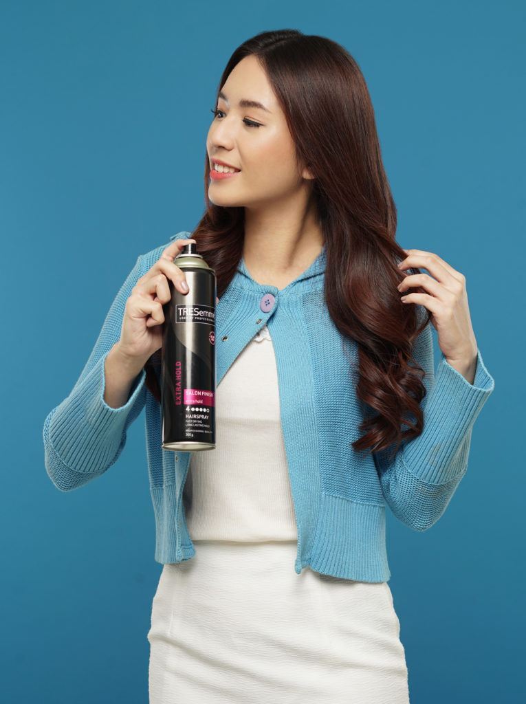 ทรงผมดัดลอนแสกกลางติดกิ๊บ