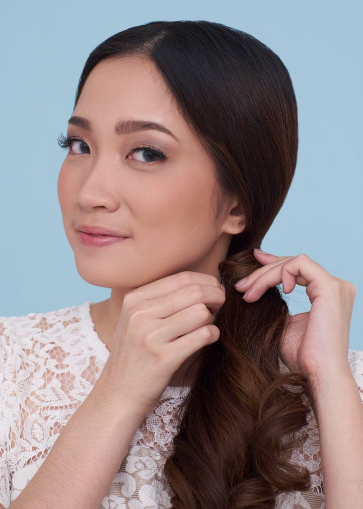 ผมหางม้า ผมหางม้าต่ำ มัดผมเบี่ยงข้าง ทรงผมสุภาพ