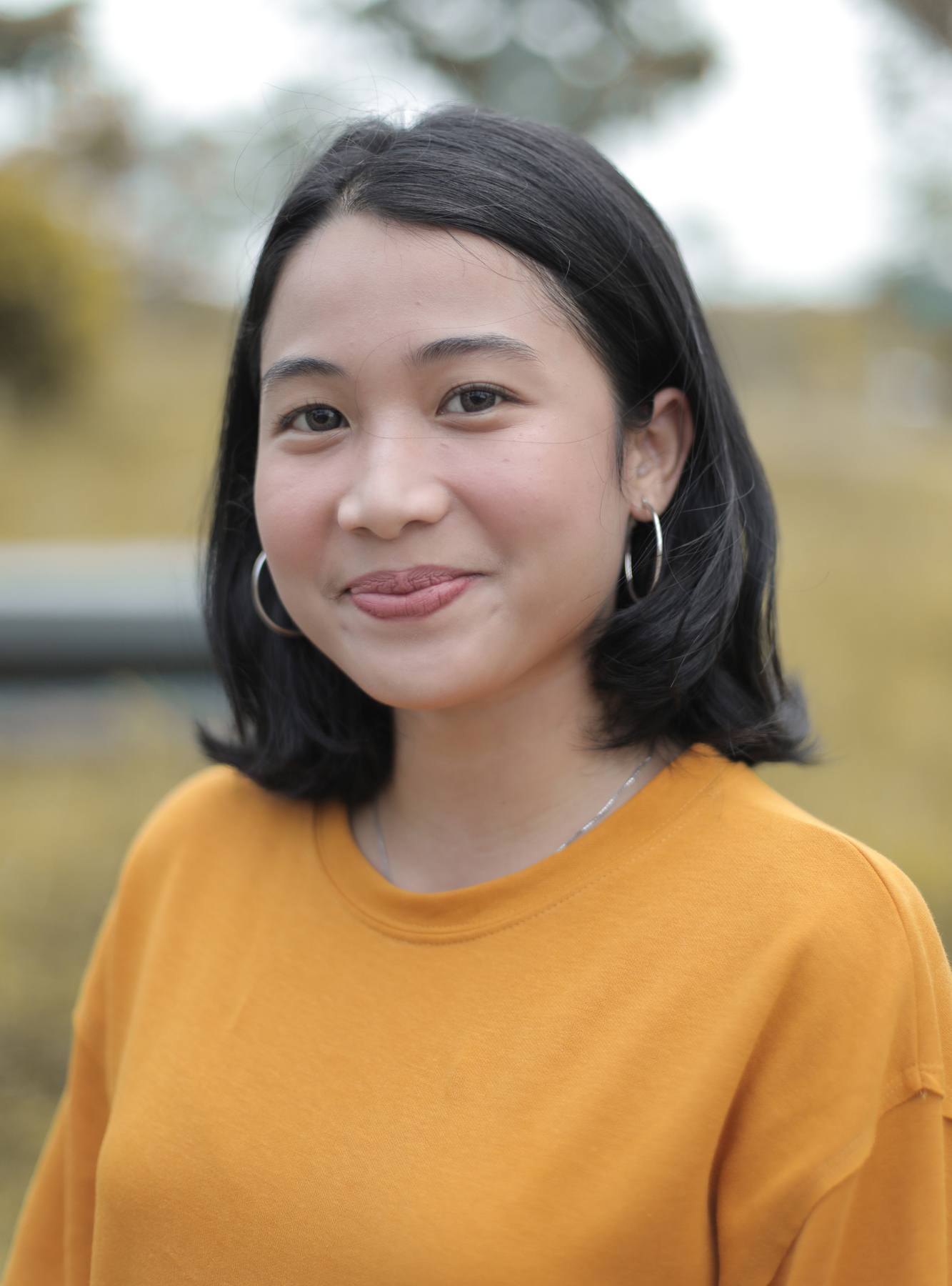 ผมบ๊อบประบ่าปลายสวอนนิดๆ  (Credit: Natasha Estelle)