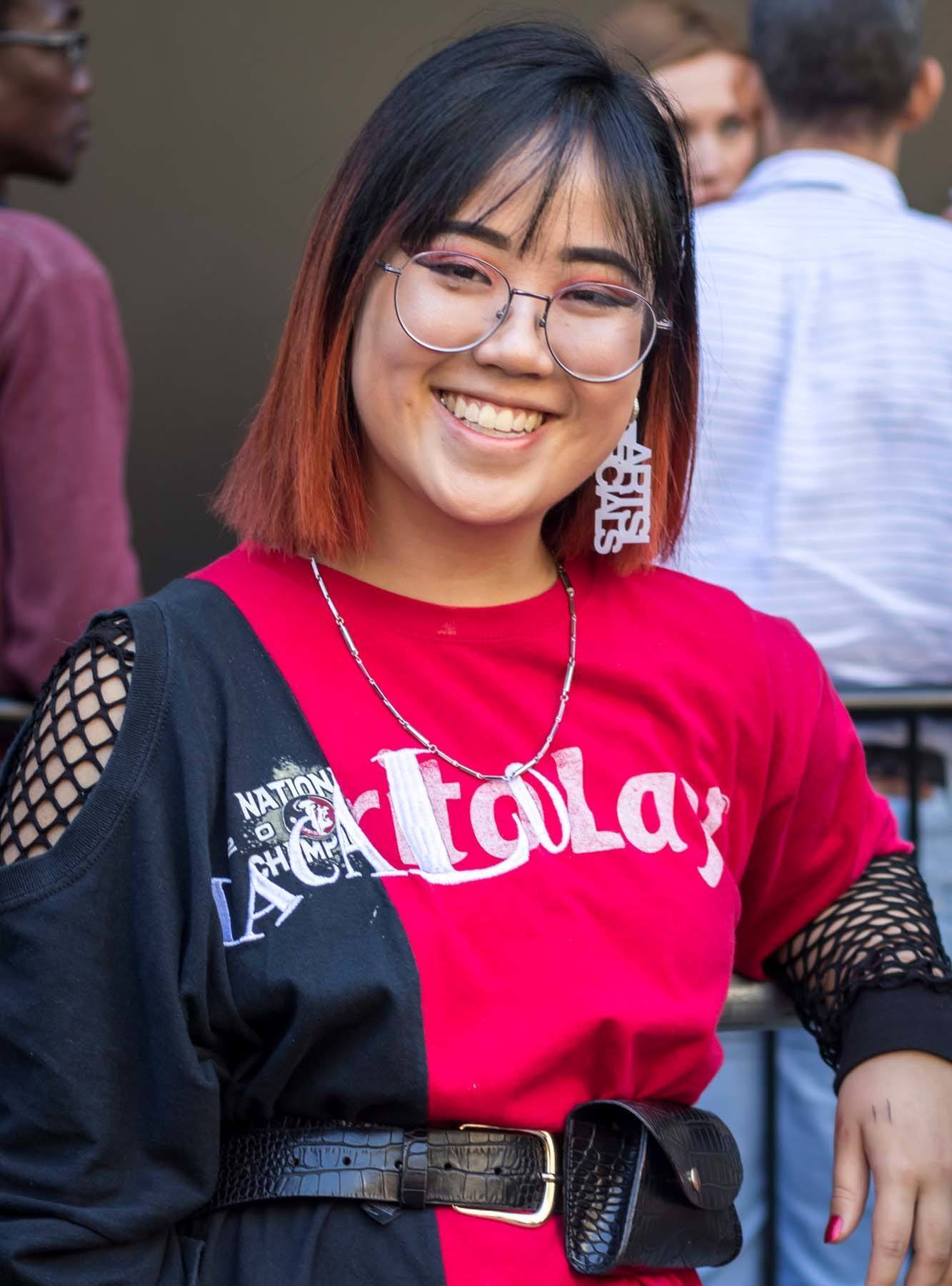 ผมบ๊อบประบ่าทำออมเบรสีแดง (Credit: Rex by Shutterstock)