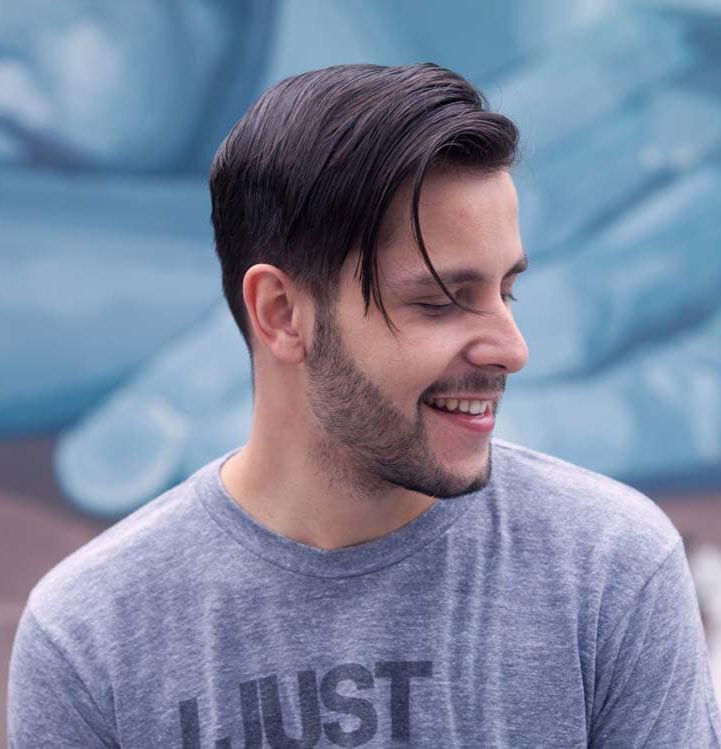 ทรงผมฮิปๆ กับหนวดเคราเท่ๆ (Credit: Dvora)