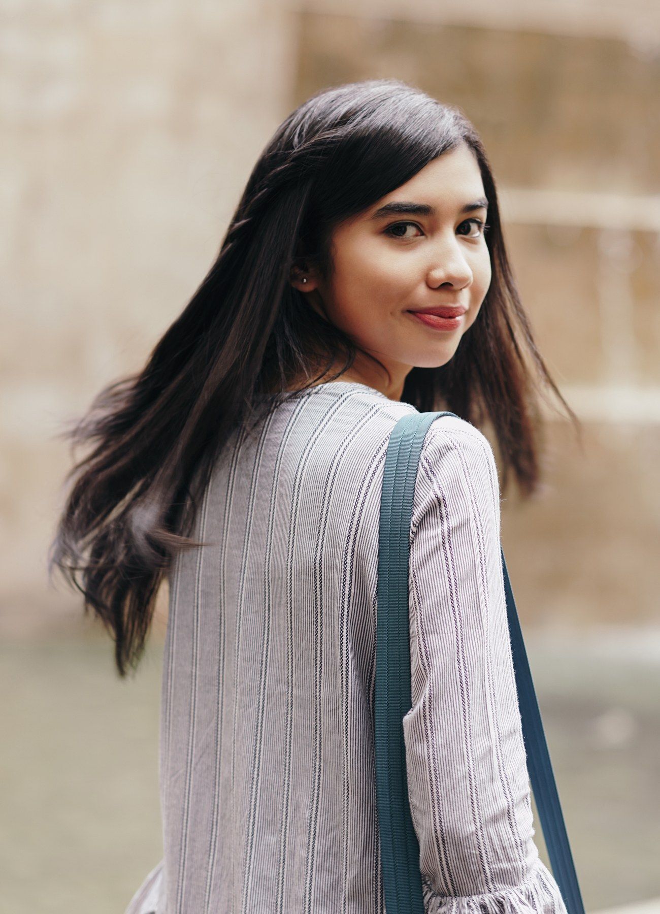 ผมตรง ถักเปีย (Credit: Natasha Estelle)