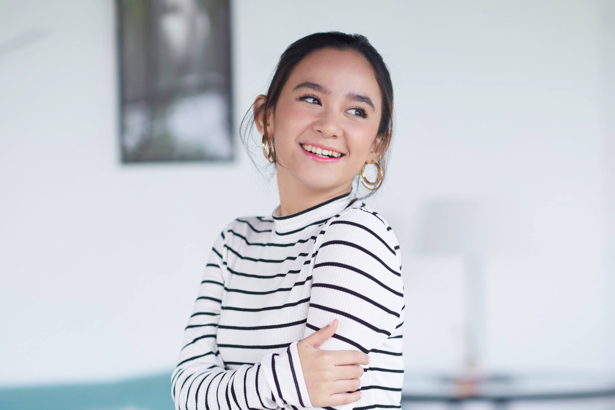 ผมสั้นมวยต่ำ ชิคๆ สไตล์เบบี้บัน ฝนตกอากาศชื้นก็ไม่กลัวผมชี้ฟู