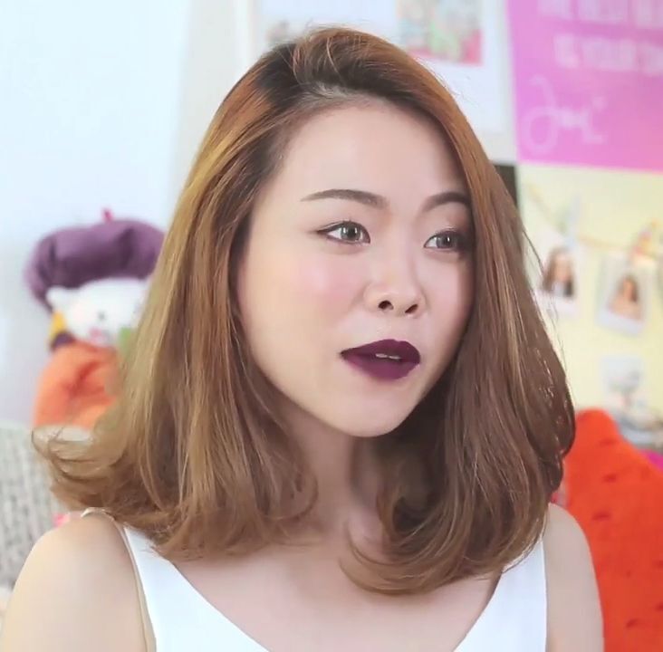 เซ็ตผมบ๊อบประบ่าให้ดูมีวอลลุ่ม (Credit: All Things Beauty Youtube)