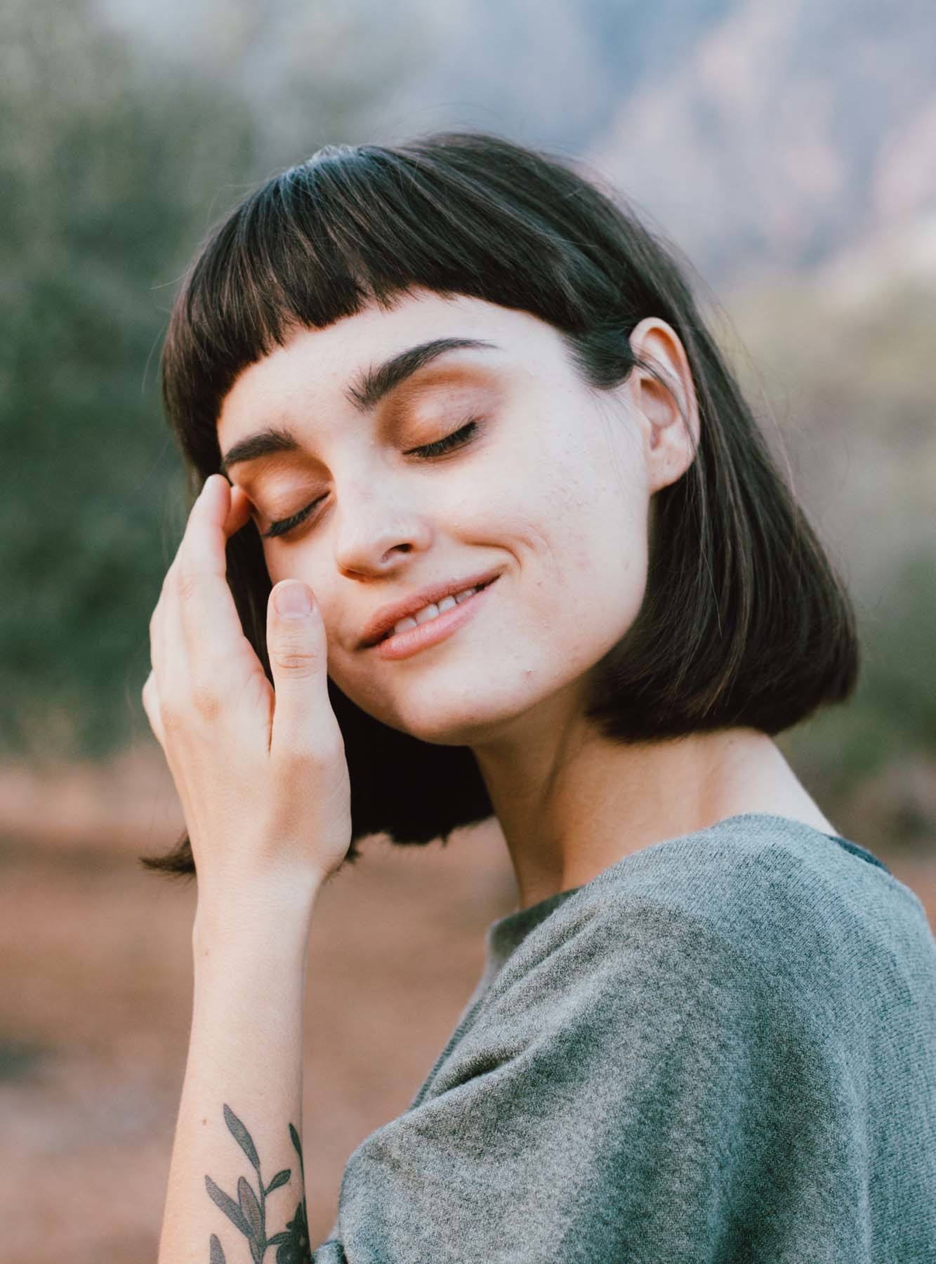 ผมสั้นช่วงคาง กับหน้าม้าโค้งๆ (Credit: Rex by Shutterstock)