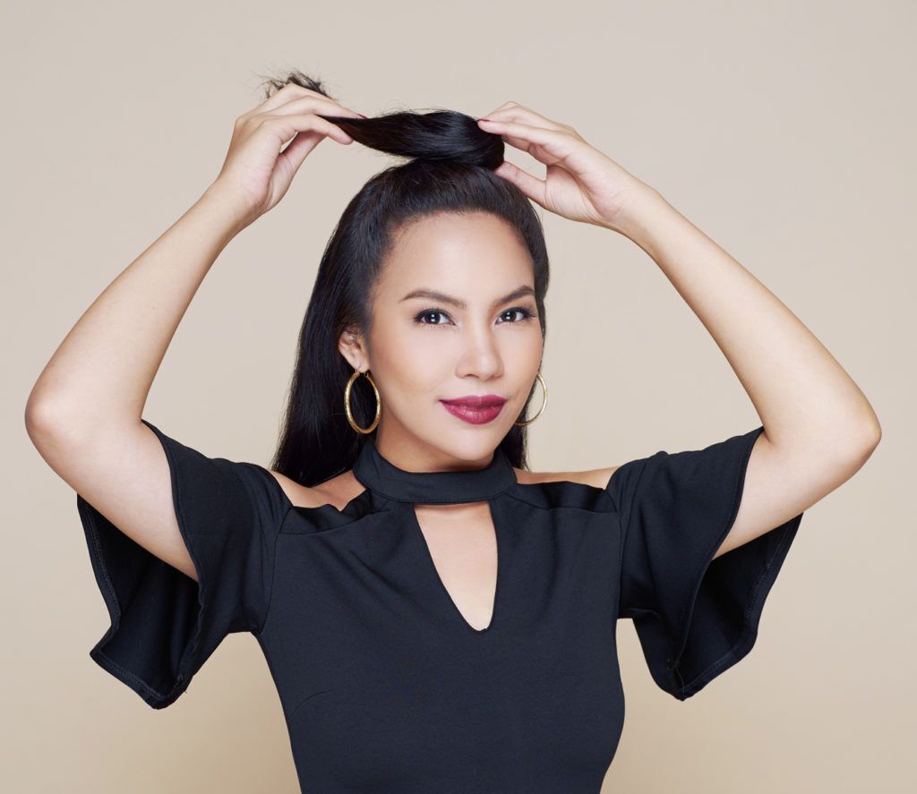 ผู้หญิง เอเชีย หันหน้า เกล้าผม ทรงผม โมฮอกผู้หญิง