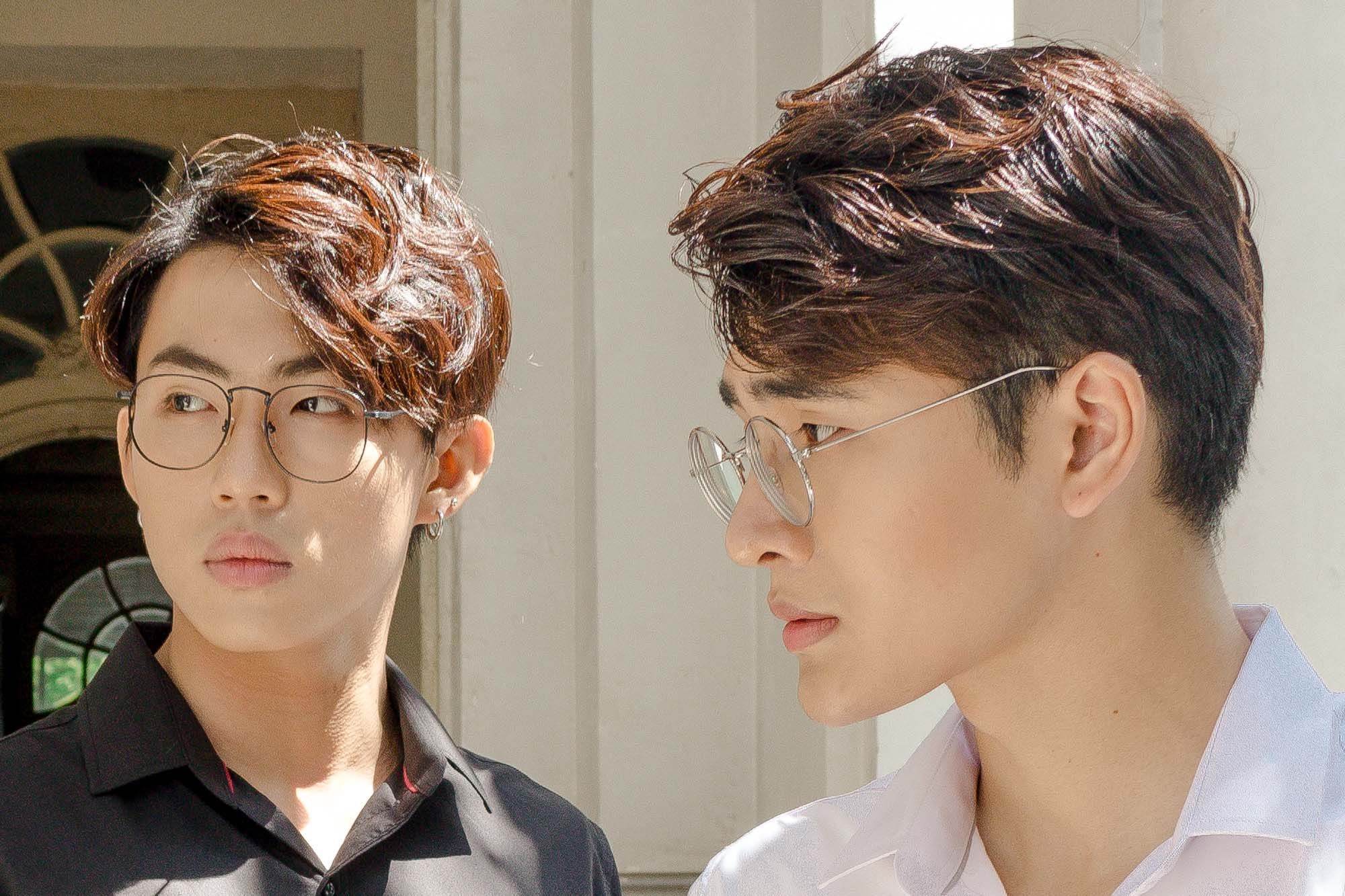 ไอเดียทรงผมสำหรับหนุ่ม ผมหยักศก ทั้งผมสั้น ผมยาว และวิธีเซ็ตยังไงให้ดูดี