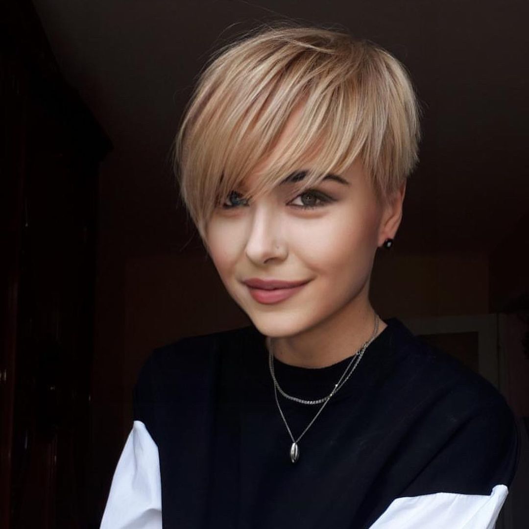 ทรงผมพิกซี่กับหน้าม้ายาว (Credit: instagram/@pixie_inspirations)