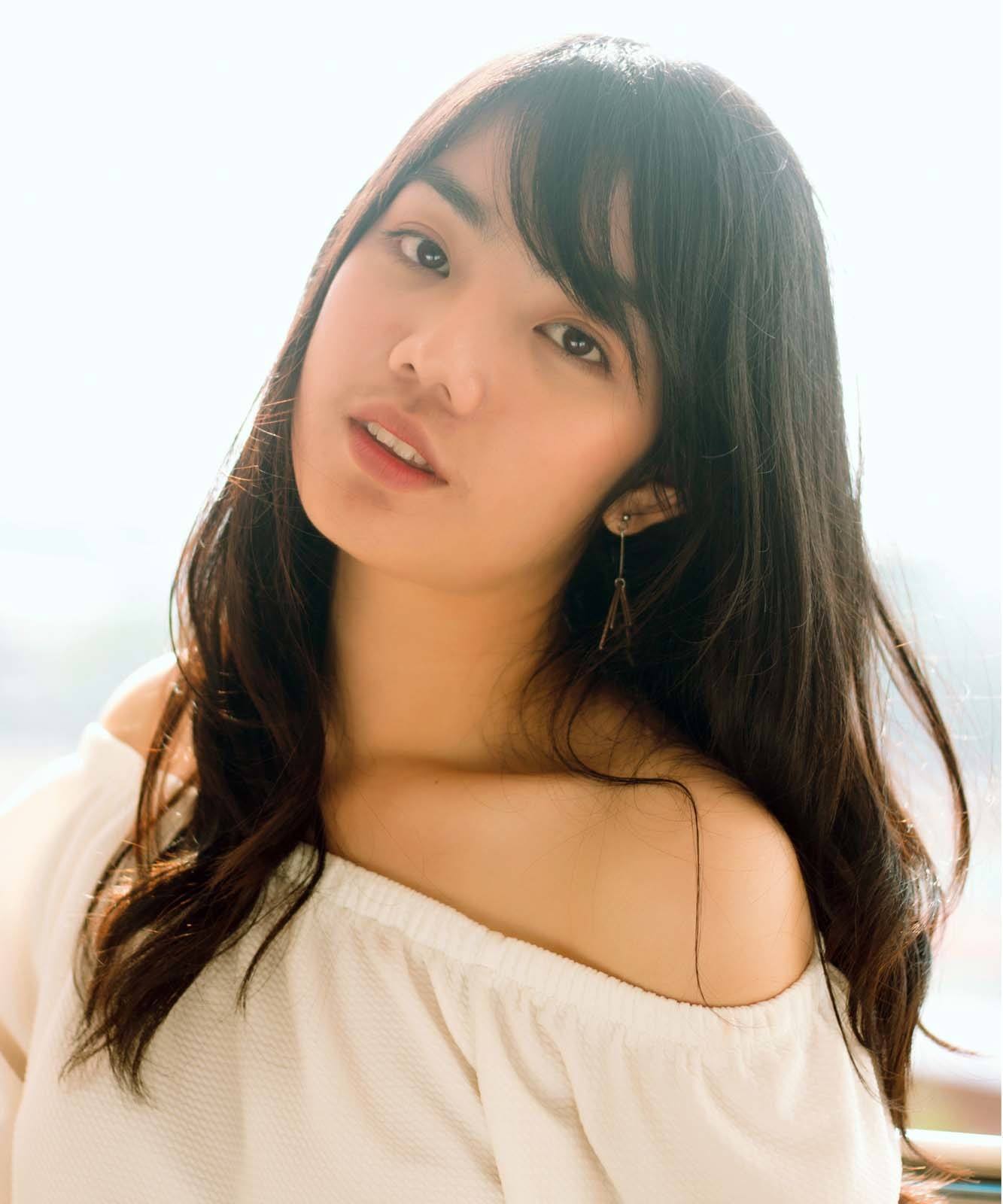 หน้าม้าปัดข้างช่วยให้หน้าซอฟท์สวย (Credit: Rex by Shutterstock)