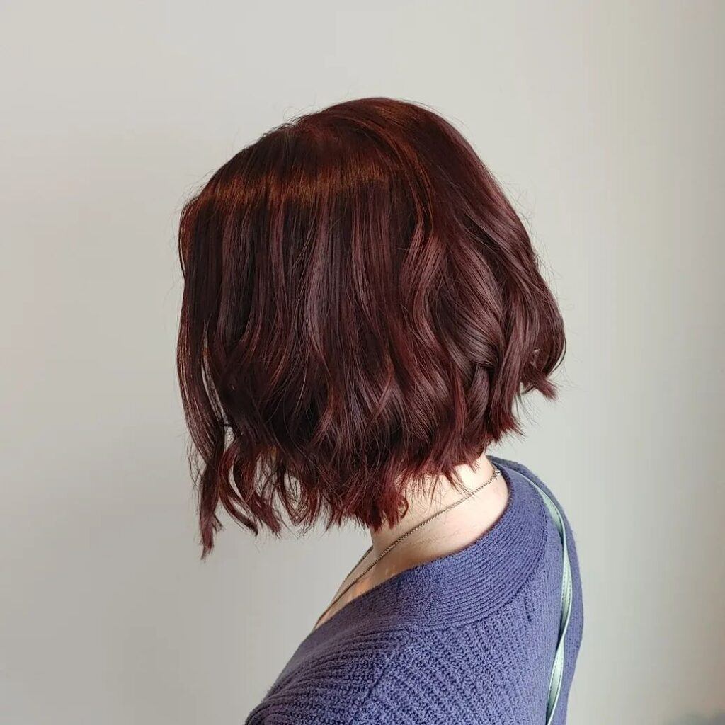 ผมสีไวน์แดงเฉดองุ่นแดง