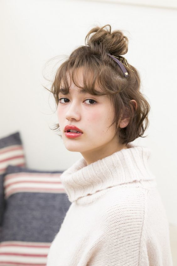 ผมสั้นมวยบัน (Credit: Pinterest)