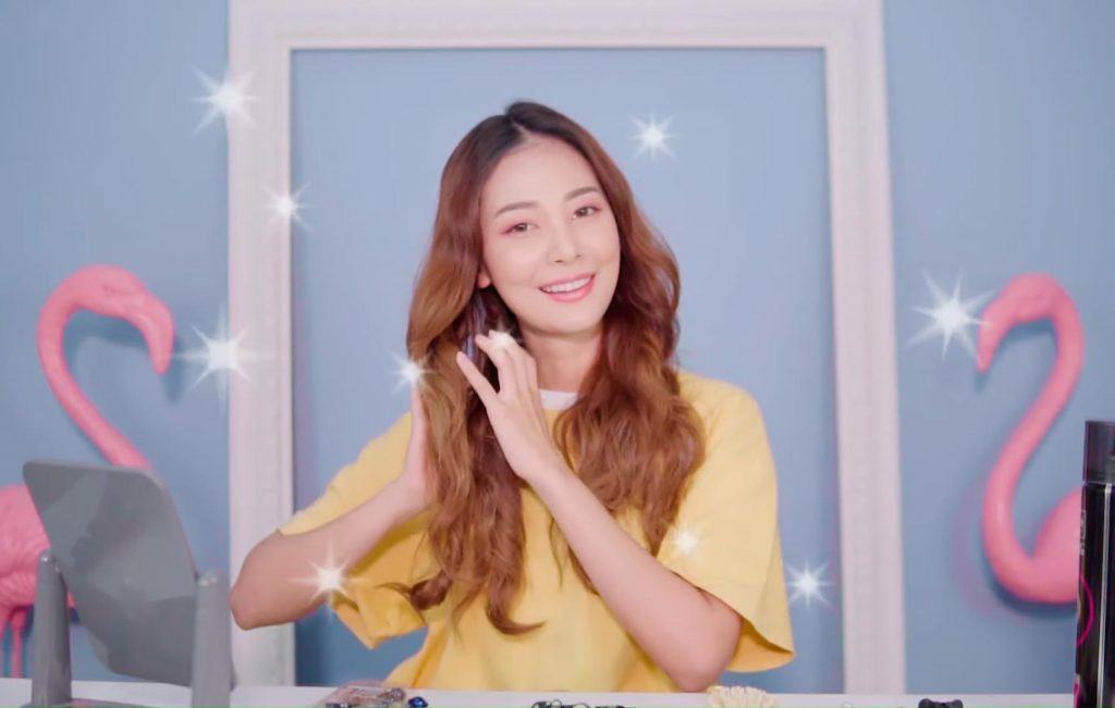 ทำผมลอนสวยๆ ด้วยหนังยาง