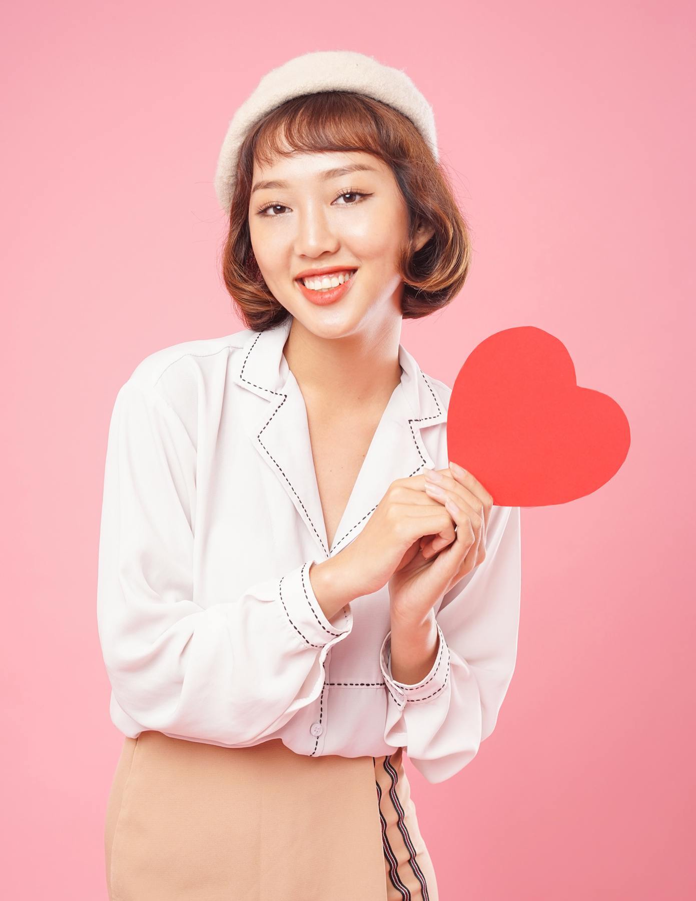 ลุคสวยหวานโรแมนติค (Credit : Shutterstock)