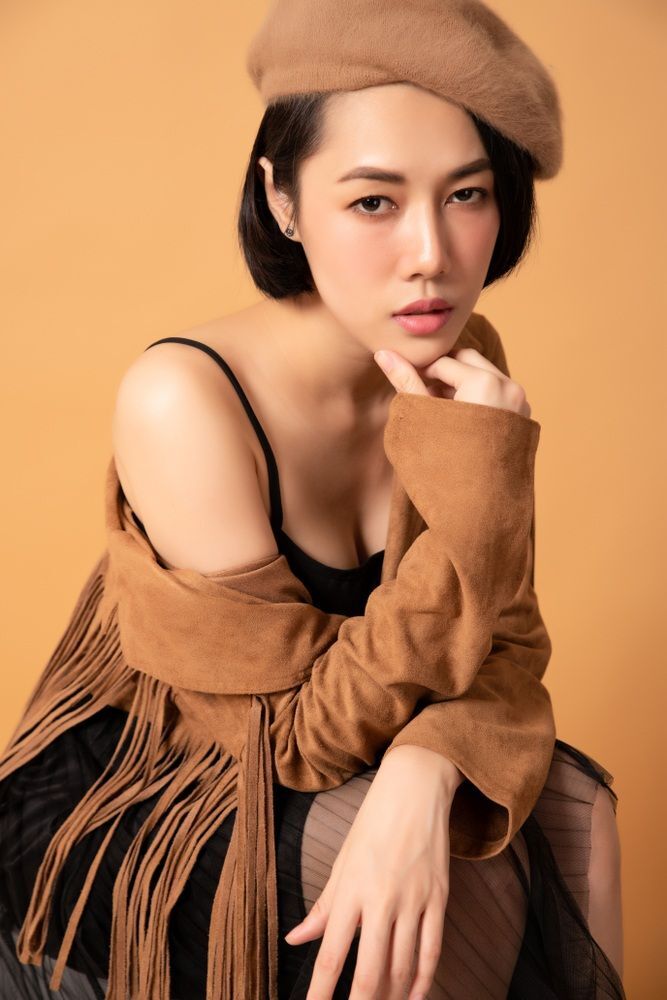 ลุคสวยชิคอินเทรนด์ (Credit : Shutterstock)