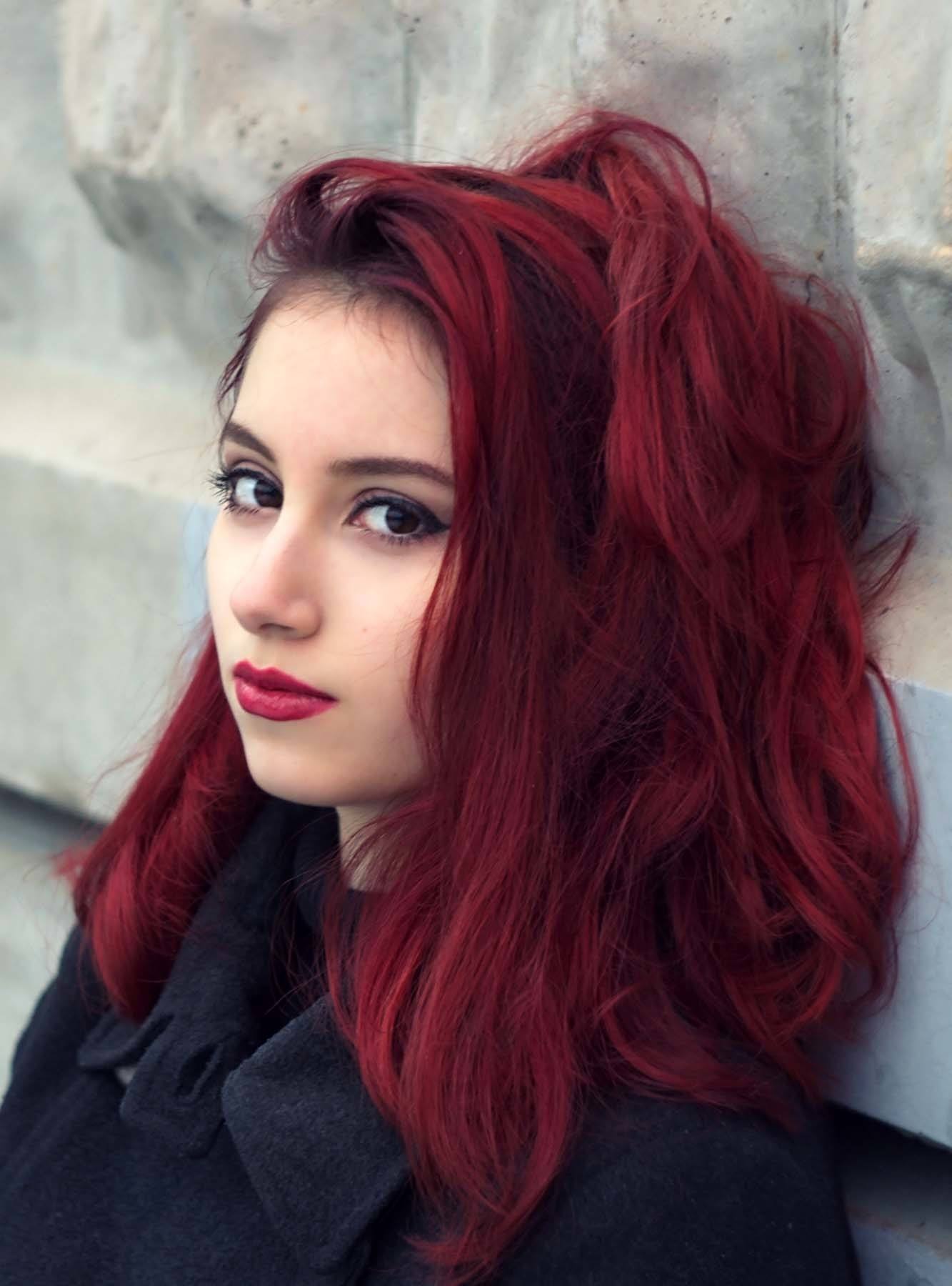 สีแดงเลือดหมู (Credit: Rex by Shutterstock)