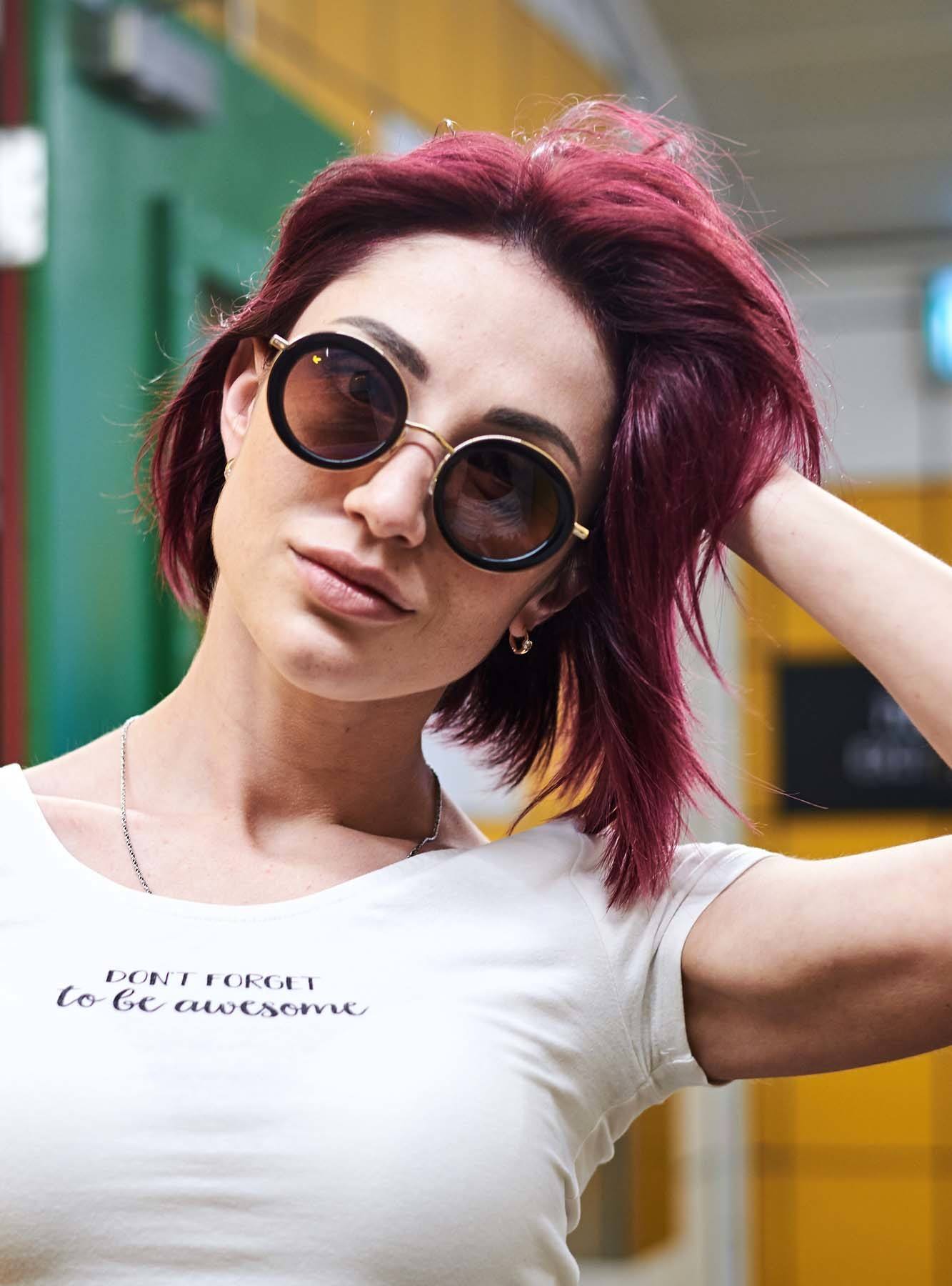 สีแดงเบอร์กันดี (Credit: Rex by Shutterstock)