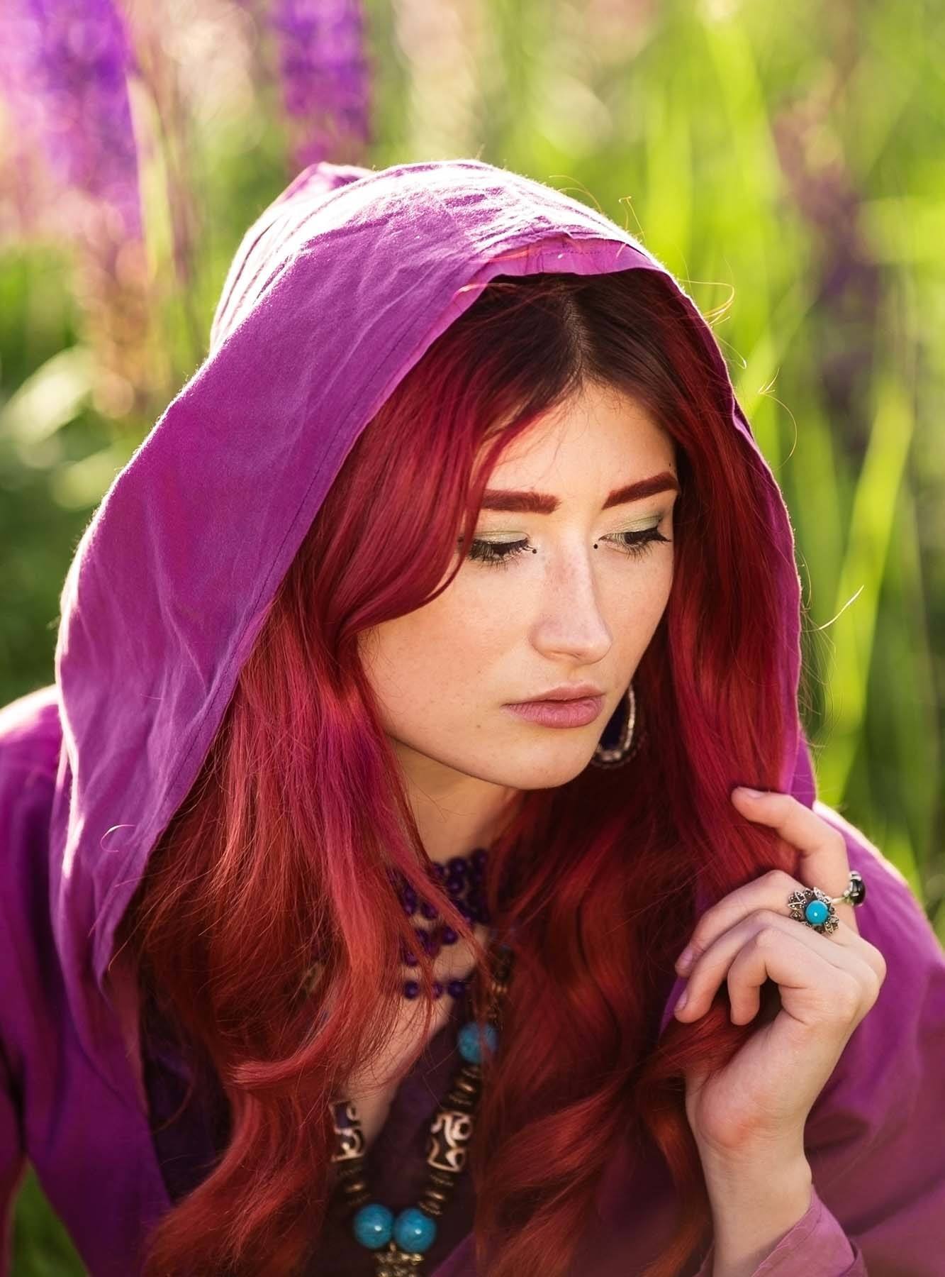 สีแดงเบอร์กันดี (Credit: Rex by Shutterstock)