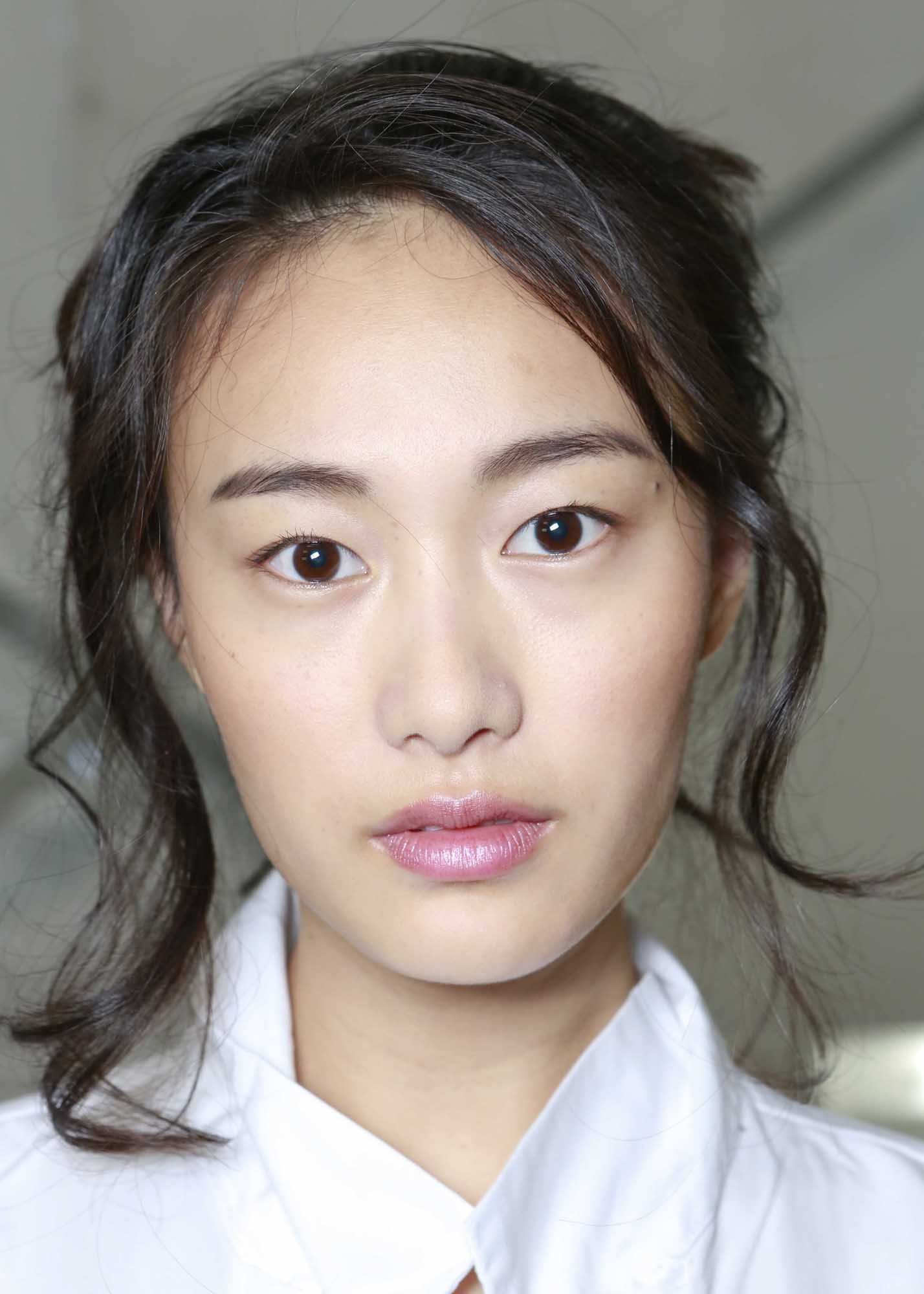 รูปหน้ายาว (Credit: indigitalimages.com)