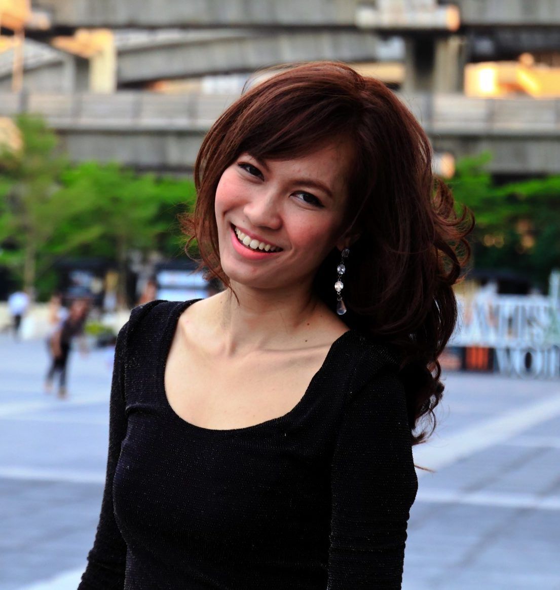 30 สไตล์ทรงผมยาวดัดลอน ที่ทำเมื่อไหร่ก็สวยได้ไม่หลุดเทรนด์