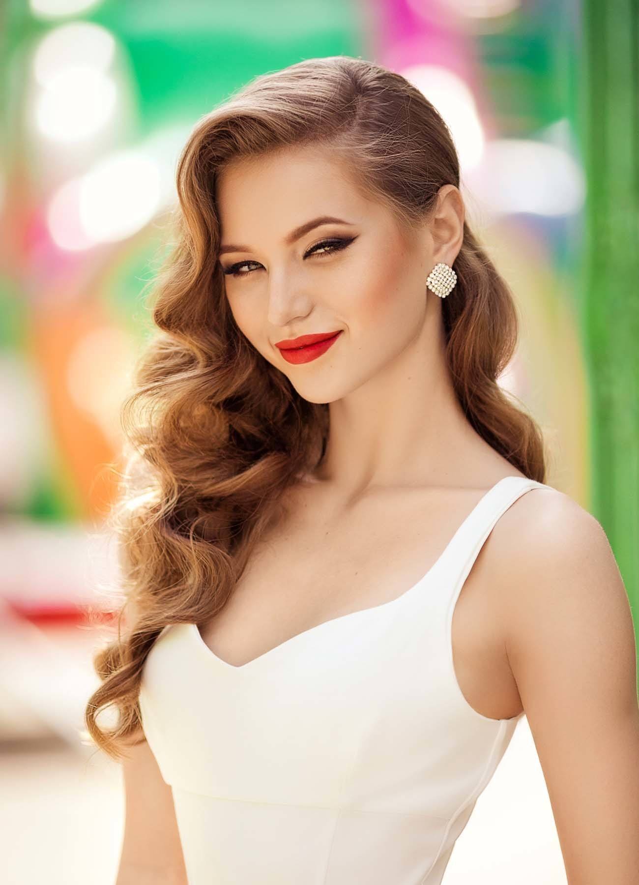 ผมยาวแสกข้างสไตล์วินเทจ (Credit: Rex by Shutterstock)