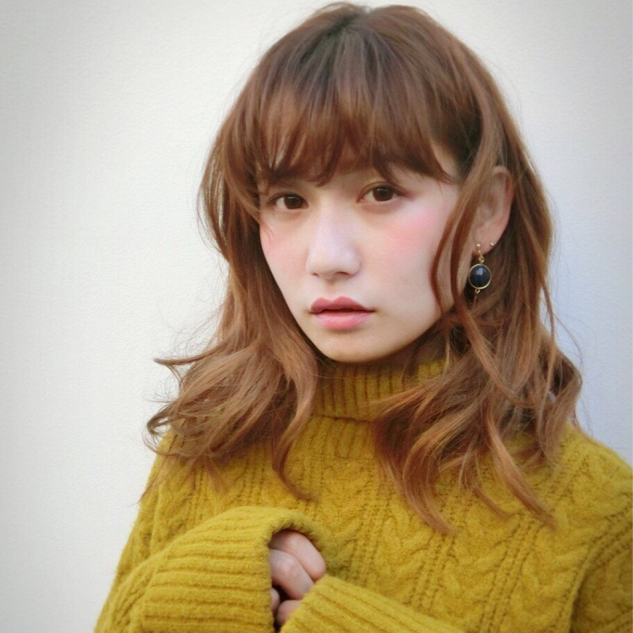 ไอเดียทำสีผมน้ำตาลซินนาม่อน เฉดน้ำตาลฟุ้งๆ ให้ความรู้สึกสวยเป็นธรรมชาติ