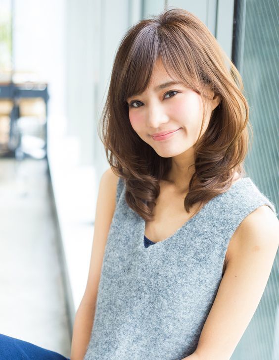 ไอเดียทำสีผมน้ำตาลซินนาม่อน เฉดน้ำตาลฟุ้งๆ ให้ความรู้สึกสวยเป็นธรรมชาติ