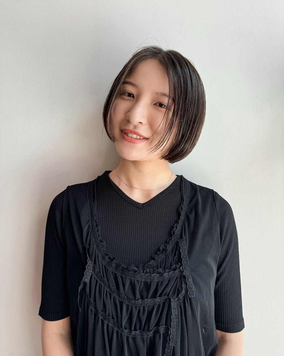 straightbobmiddleparthairstyle