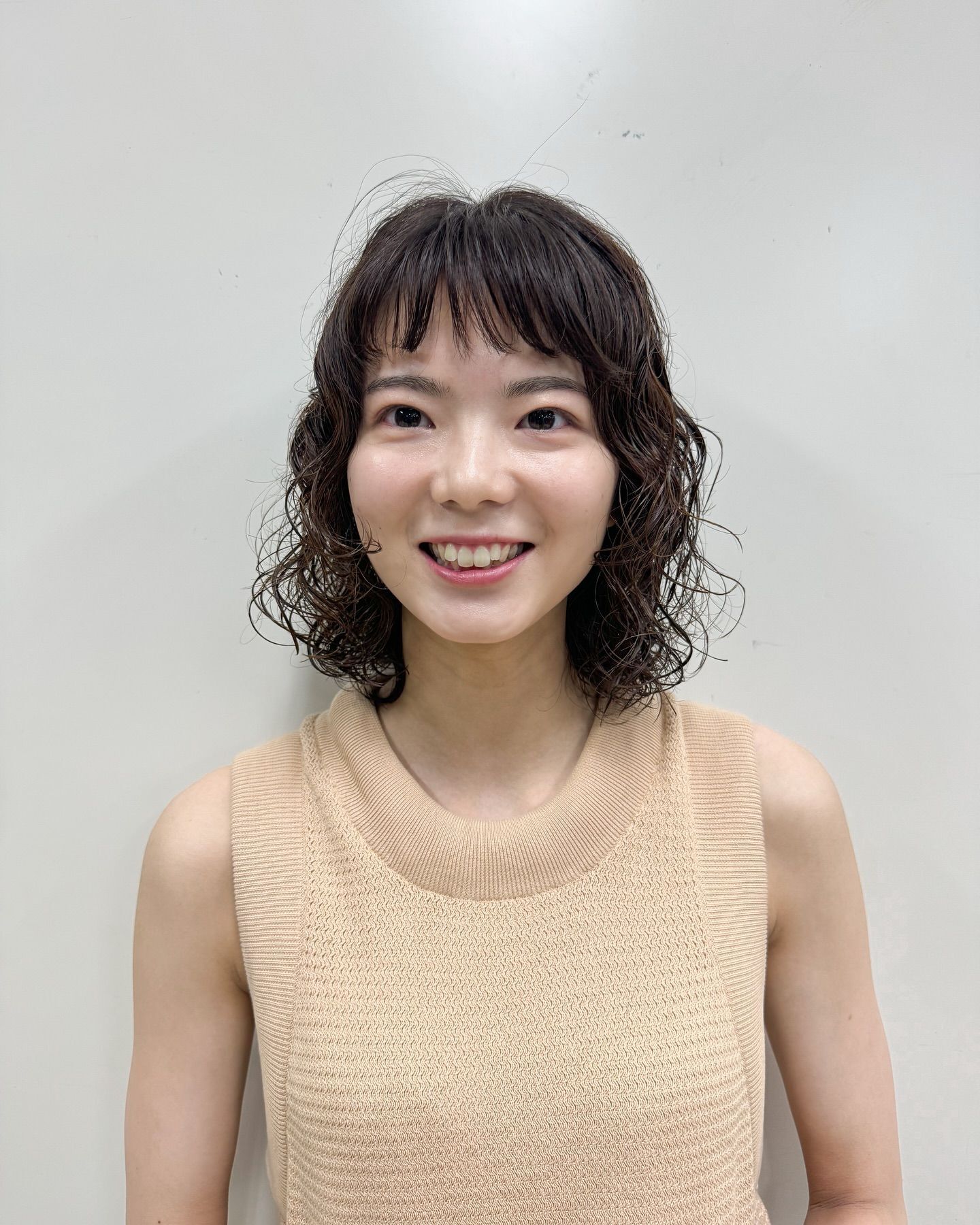 wavy_hair_with_short_bang