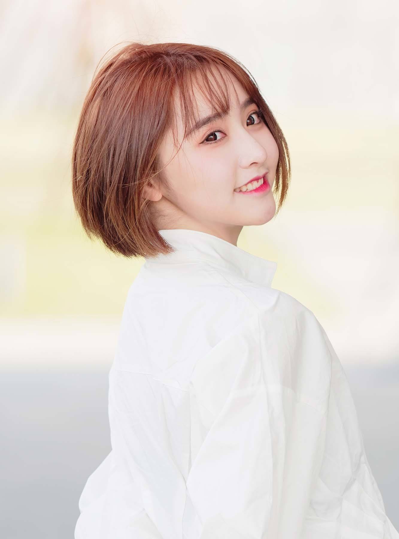 หน้ารูปหัวใจไม่ควรตัดหน้าม้าที่บังหน้าผากทึบหมด (Credit: Rex by Shutterstock)