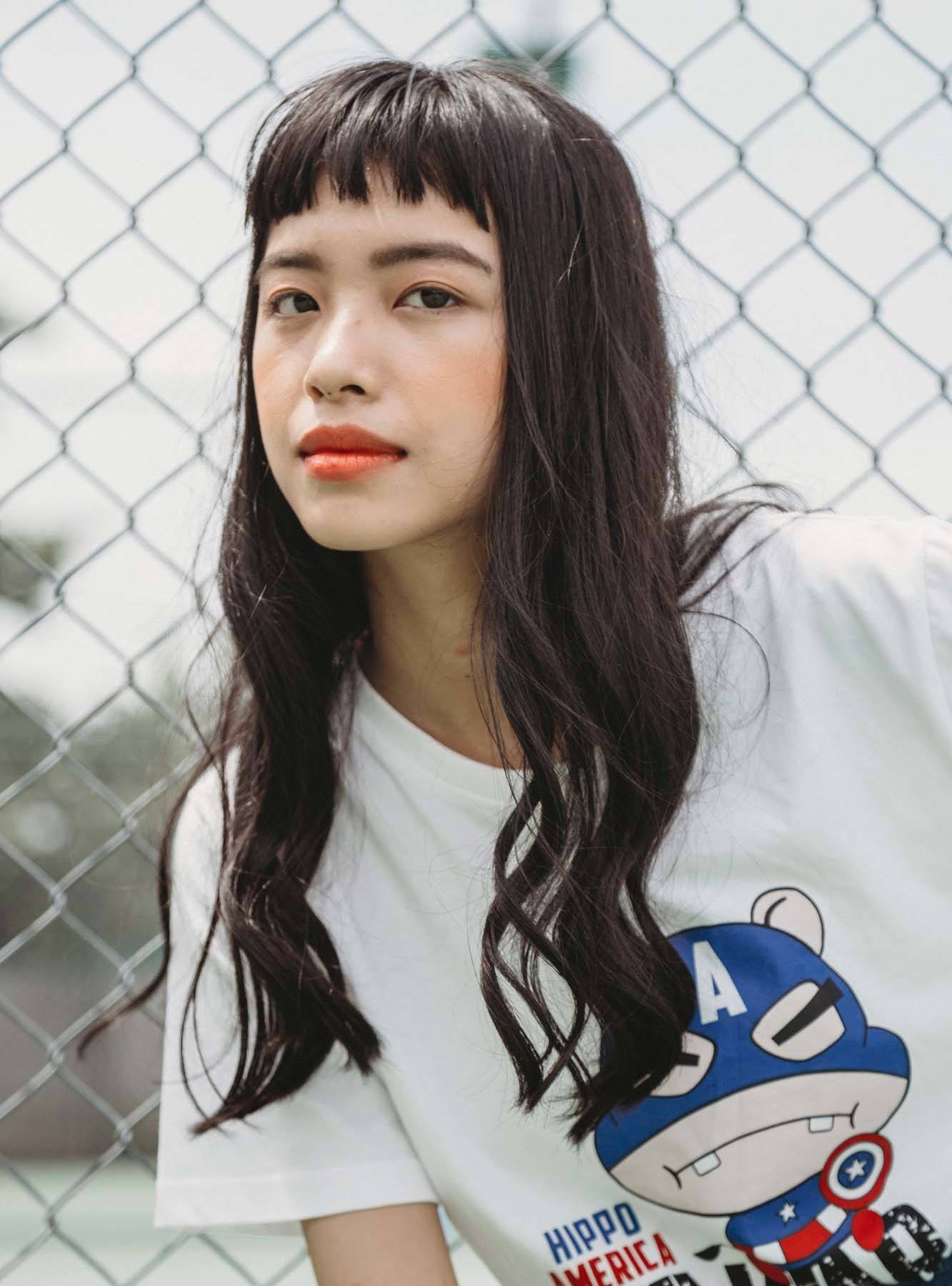 หน้าม้าเต่อสั้นเหนือคิ้วเล็กน้อย (Credit: Rex by Shutterstock)