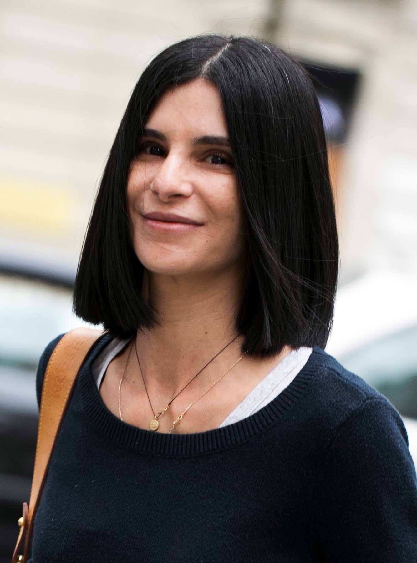 ผมบ๊อบยาวแสกกลาง (Credit: Rex by Shutterstock)