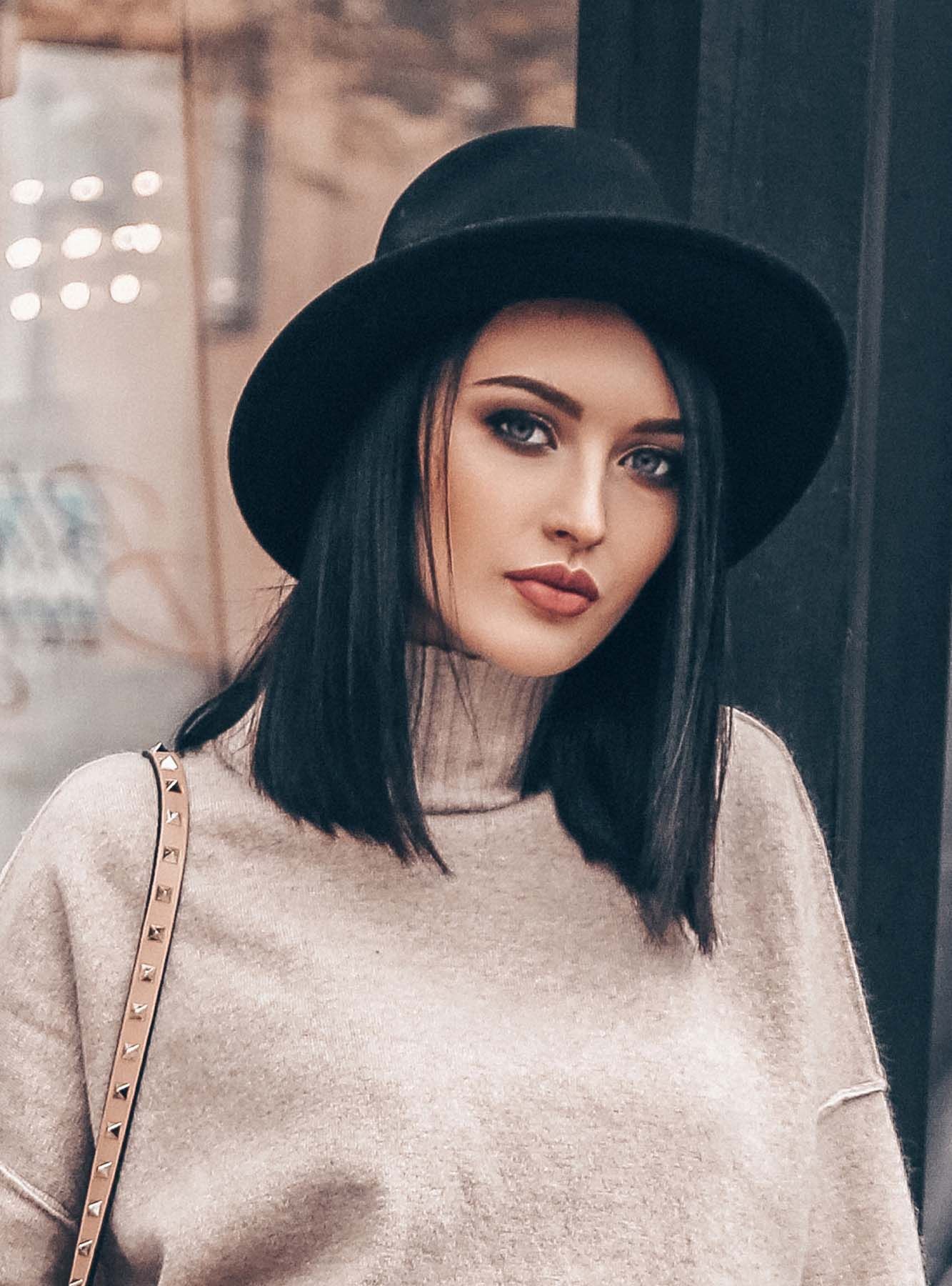 บ๊อบเทตรง ยาวประบ่า (Credit: Rex by Shutterstock)