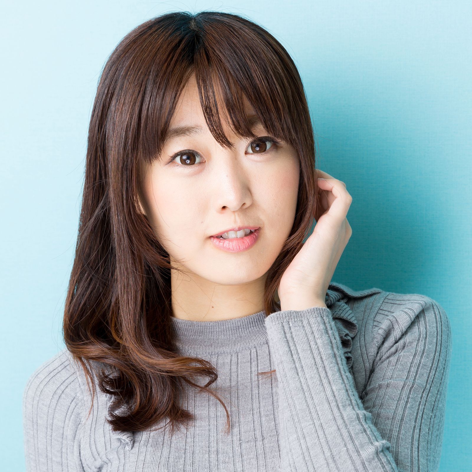 บ๊อบยาวประบ่าหน้าม้าหัวเห็ด (Credit : Shutterstock)