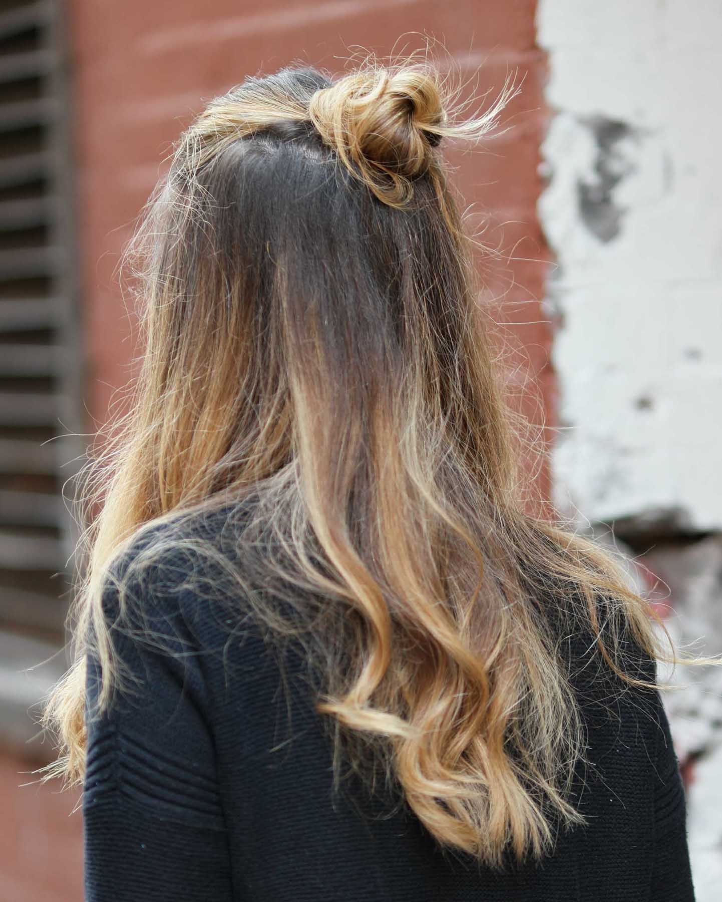 หลายสไตล์มัดผมครึ่งหัว ไอเดียทำผมน่ารักๆ ง่ายๆ สำหรับวันอยู่บ้าน